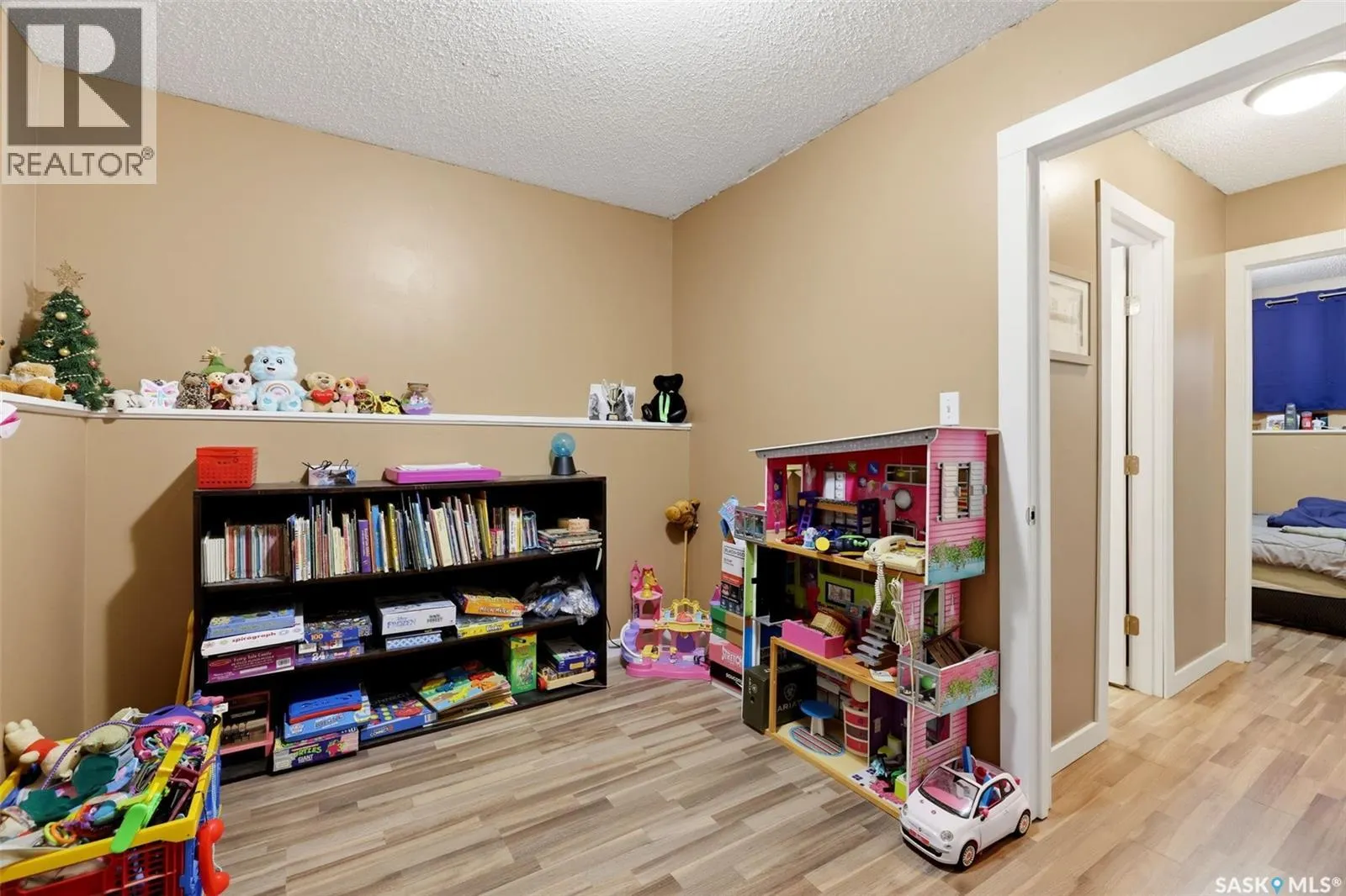 25 Short STREET