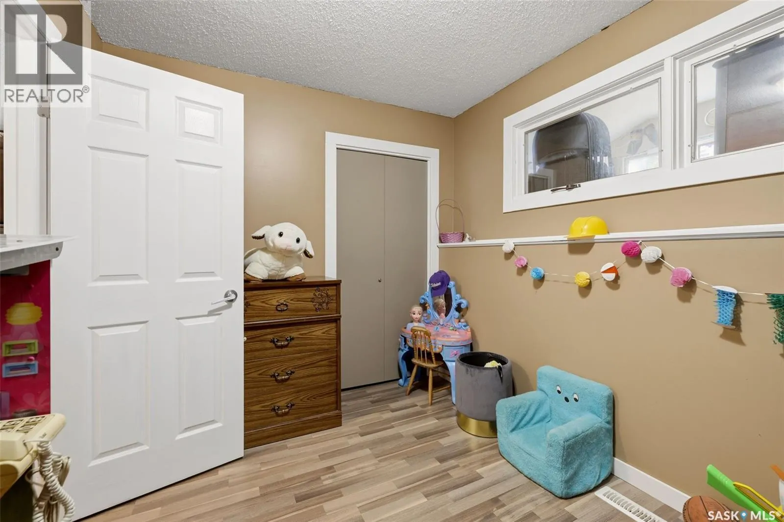 25 Short STREET
