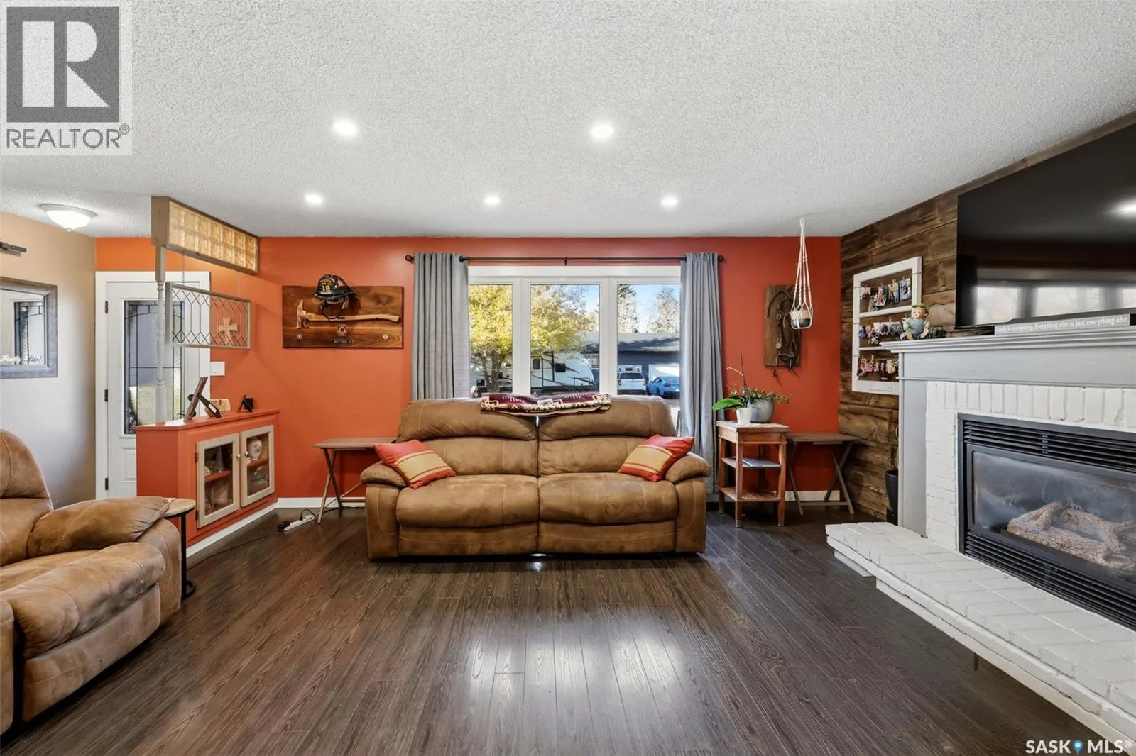 25 Short STREET
