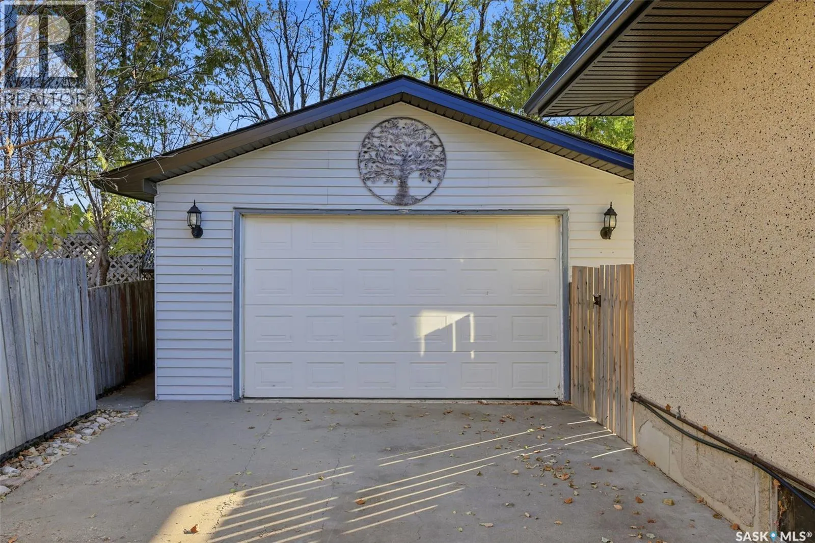25 Short STREET