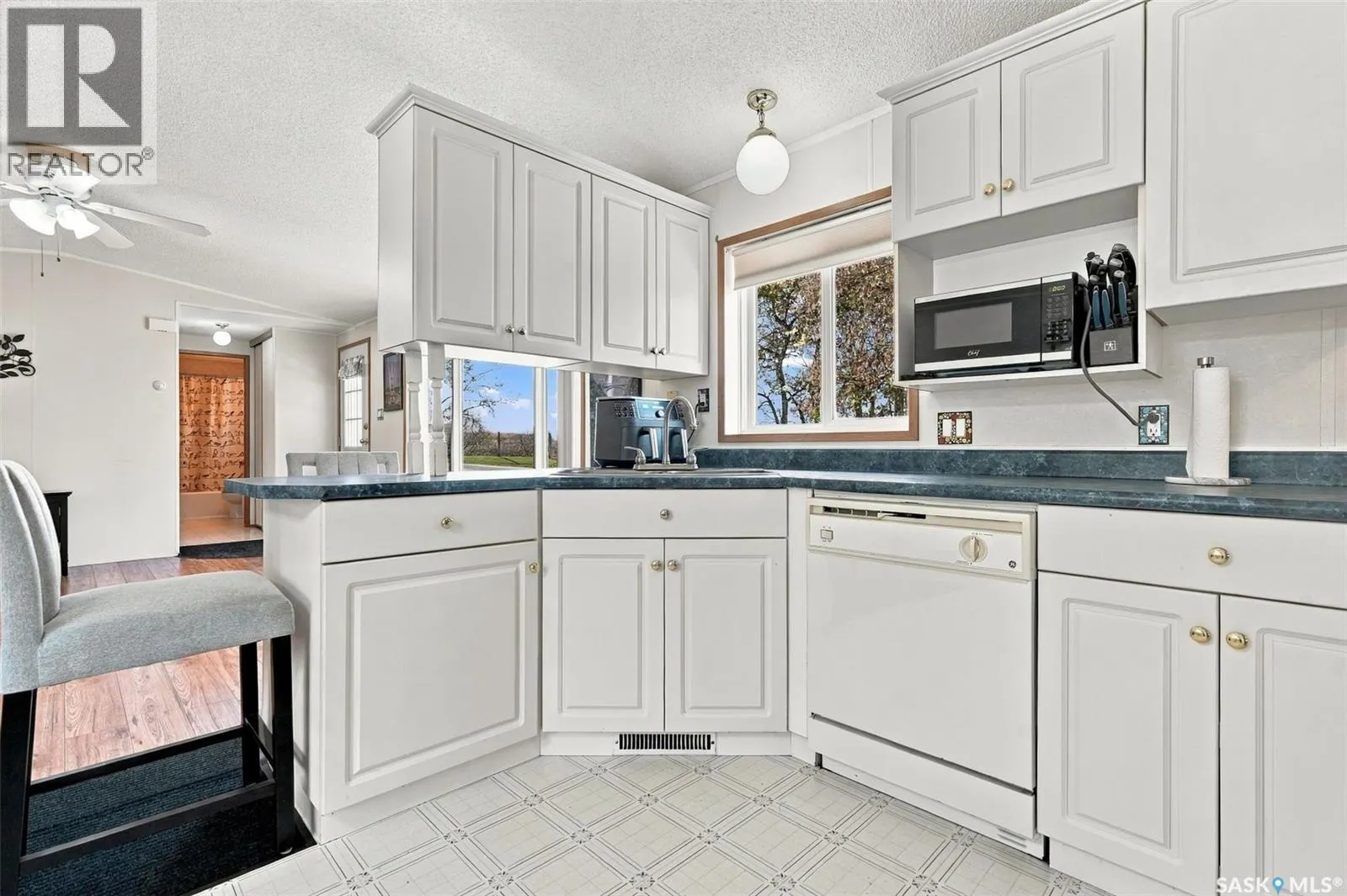 708 Main STREET S