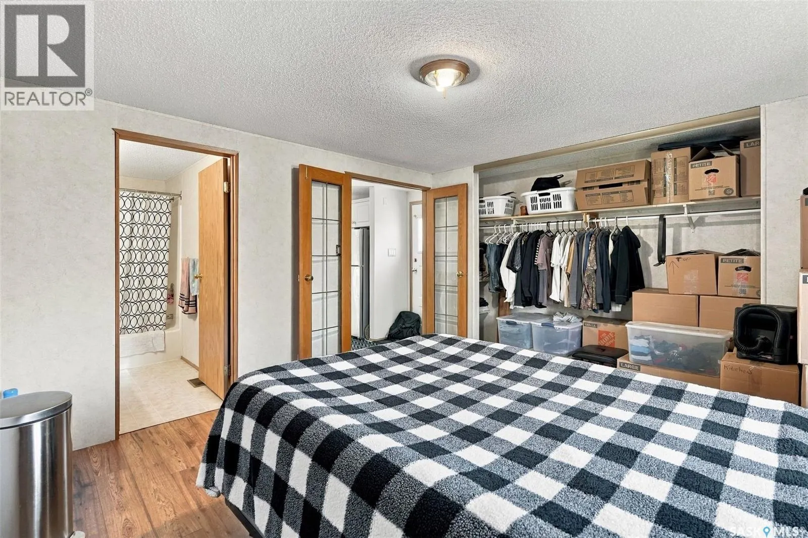 708 Main STREET S