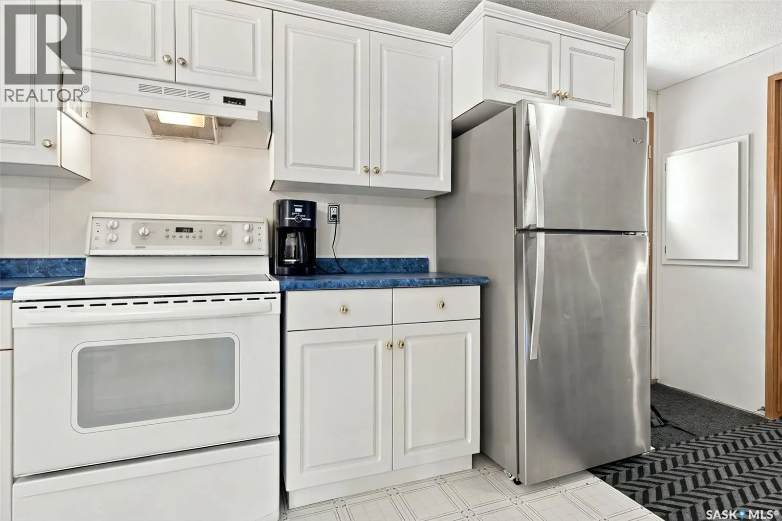 708 Main STREET S