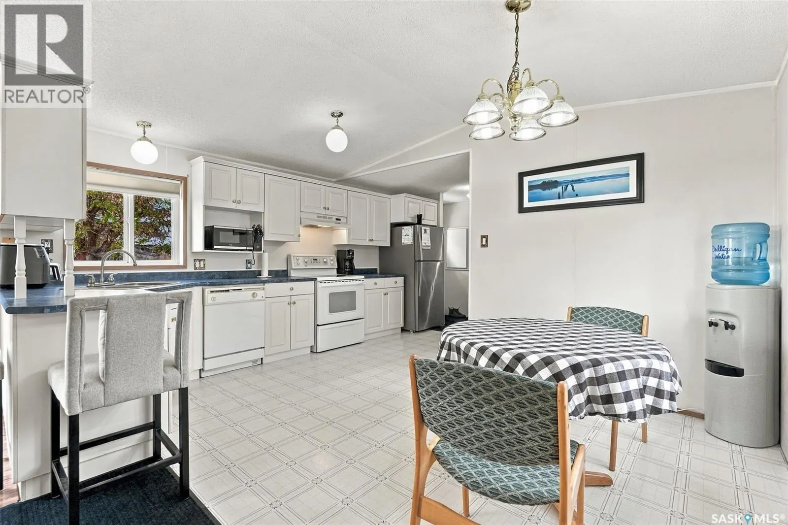 708 Main STREET S