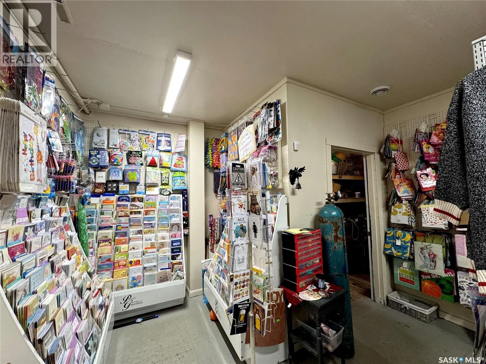106 Vincent AVENUE W