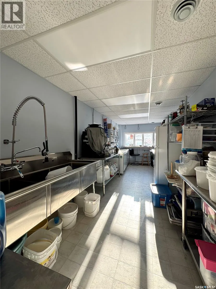 106 Vincent AVENUE W