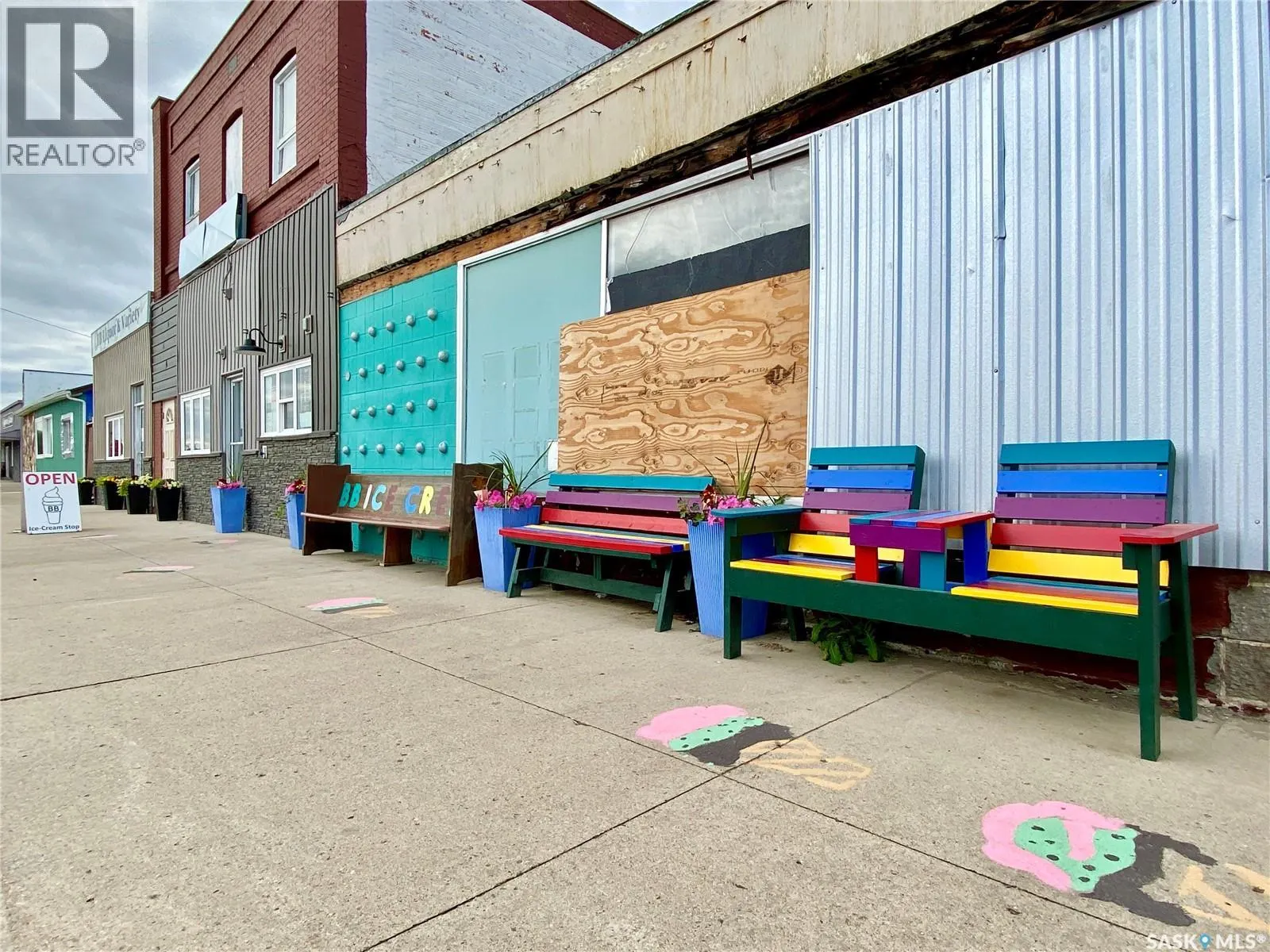 106 Vincent AVENUE W