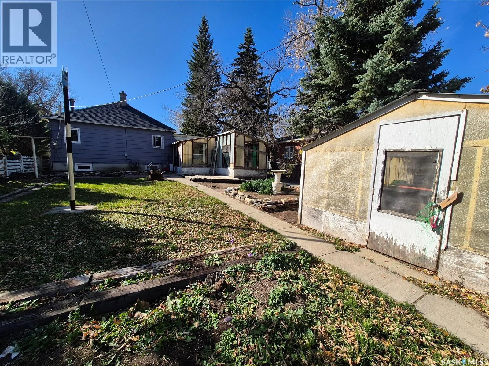 517 Bertrand AVENUE