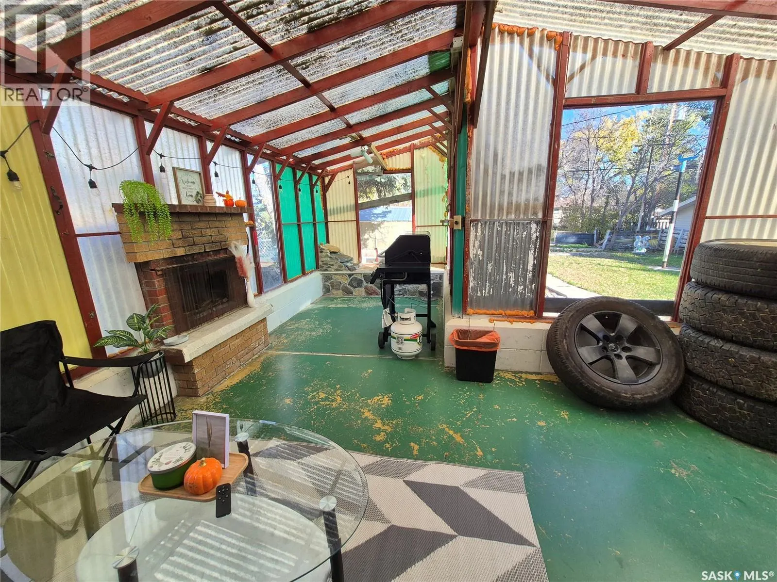 517 Bertrand AVENUE