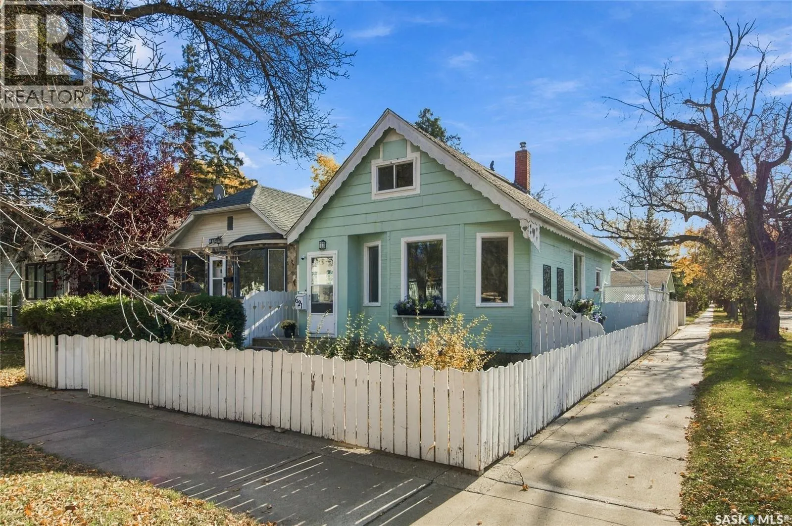621 31st STREET W