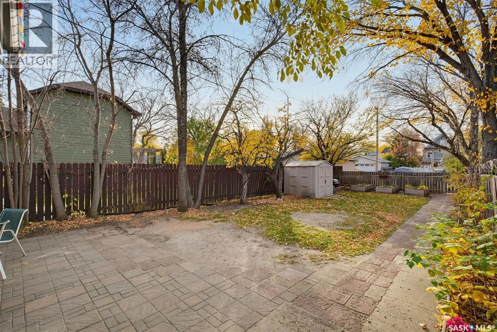 615 Clarence AVENUE S