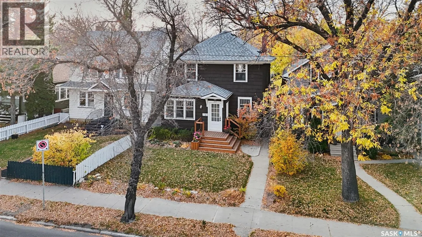 615 Clarence AVENUE S