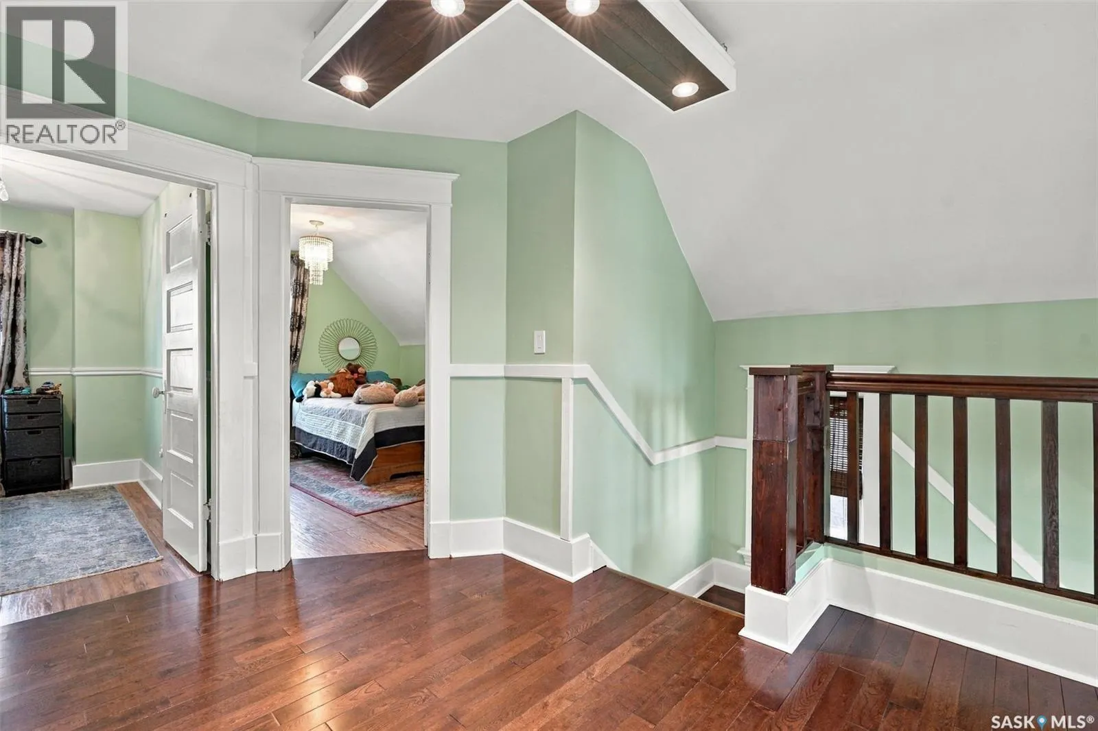 622 32nd STREET W