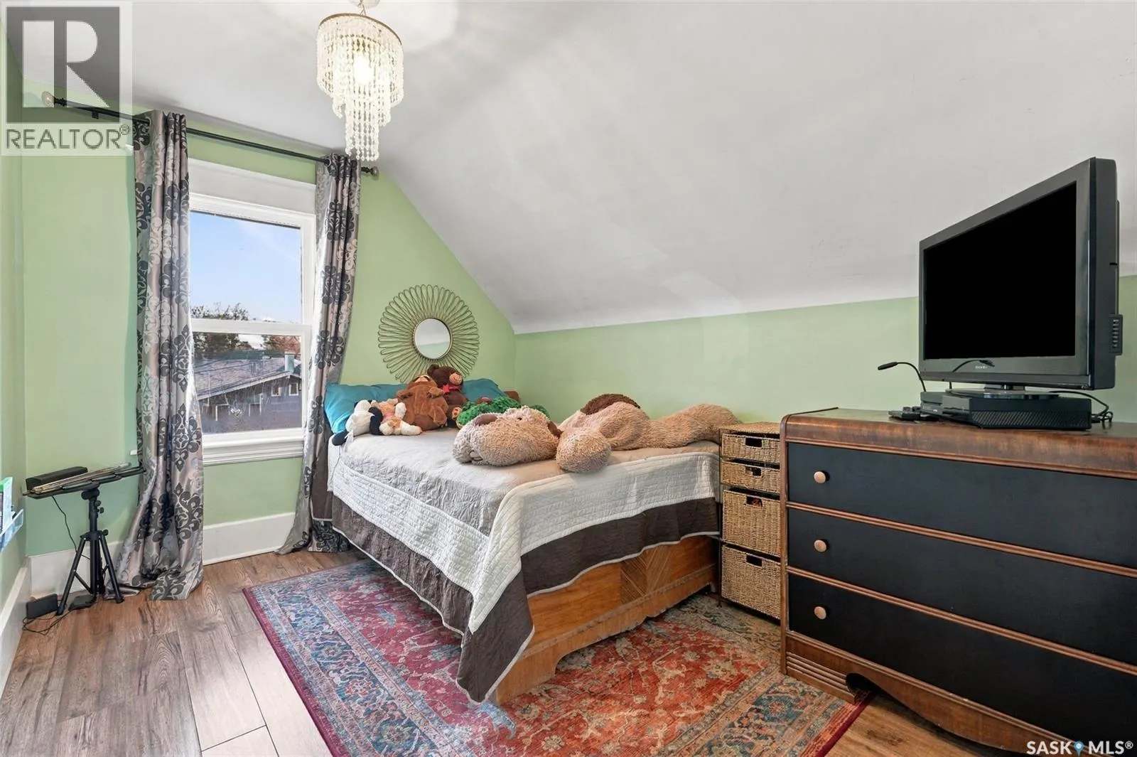 622 32nd STREET W