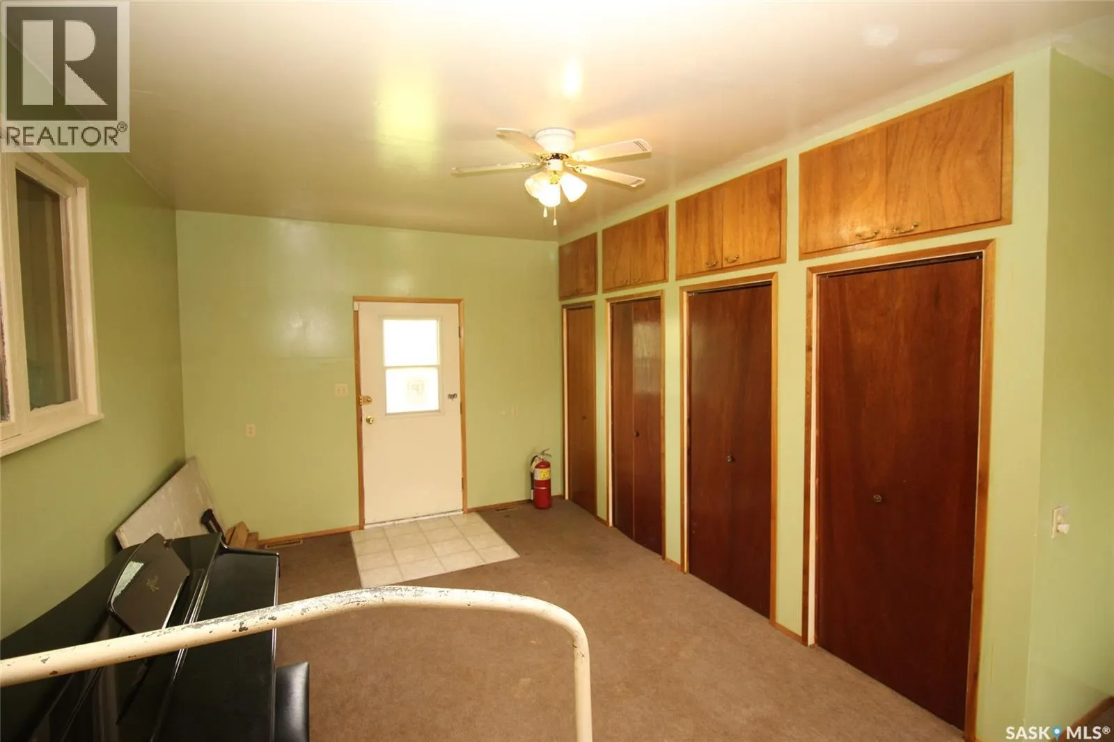 223 2nd STREET W