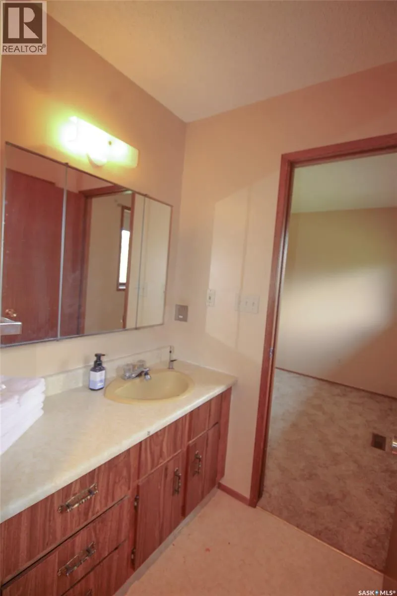 223 2nd STREET W