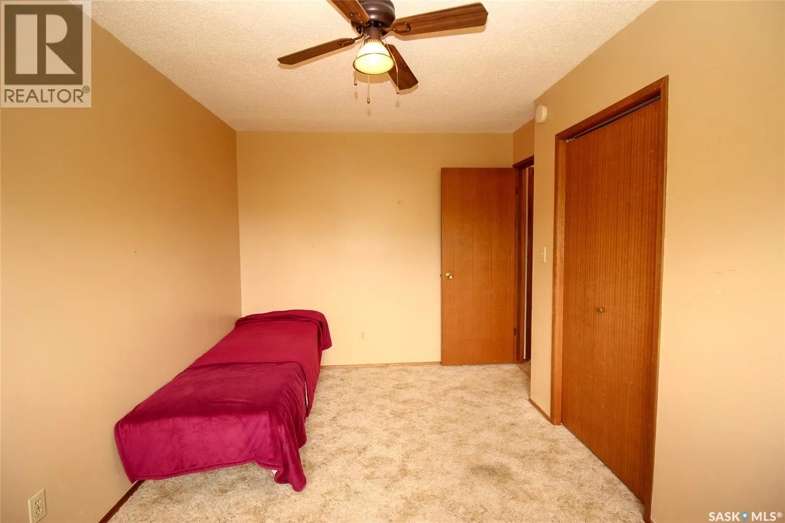 223 2nd STREET W