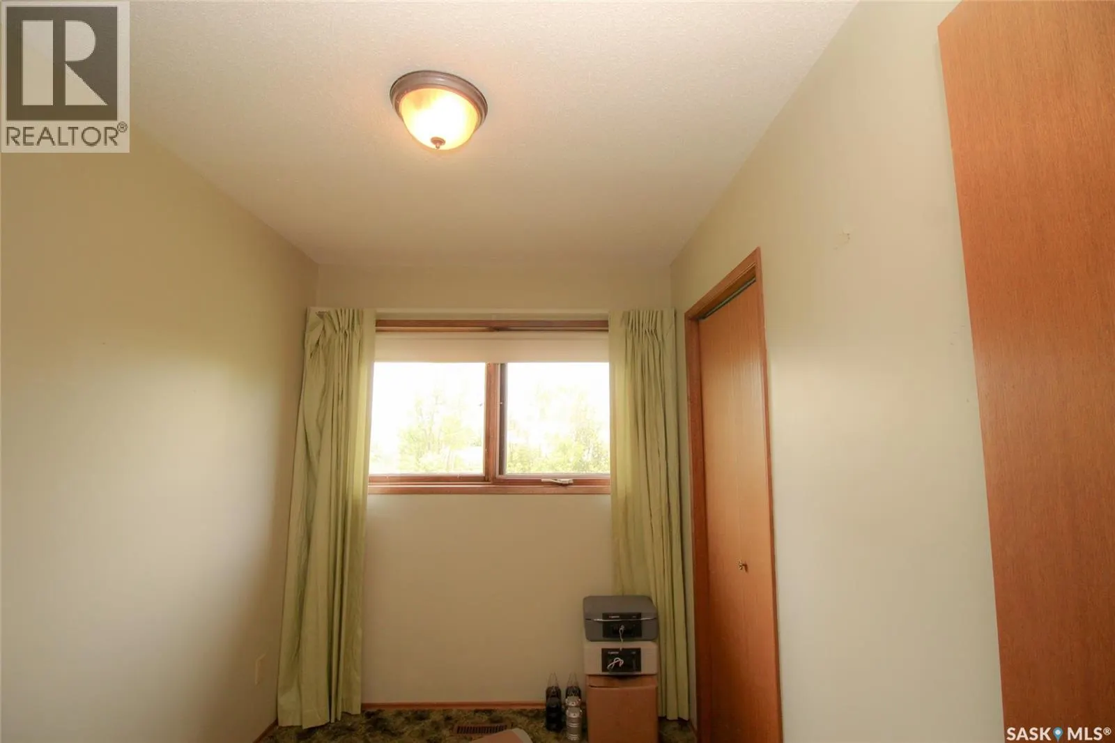 223 2nd STREET W