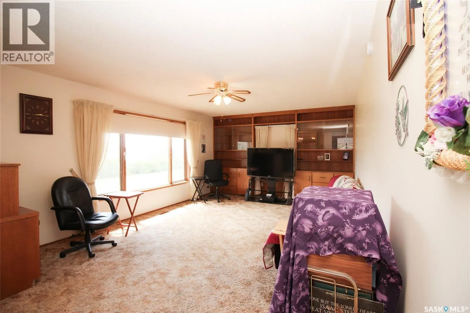 223 2nd STREET W