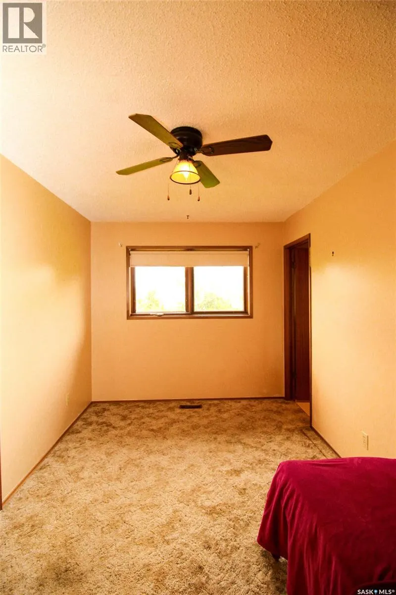 223 2nd STREET W