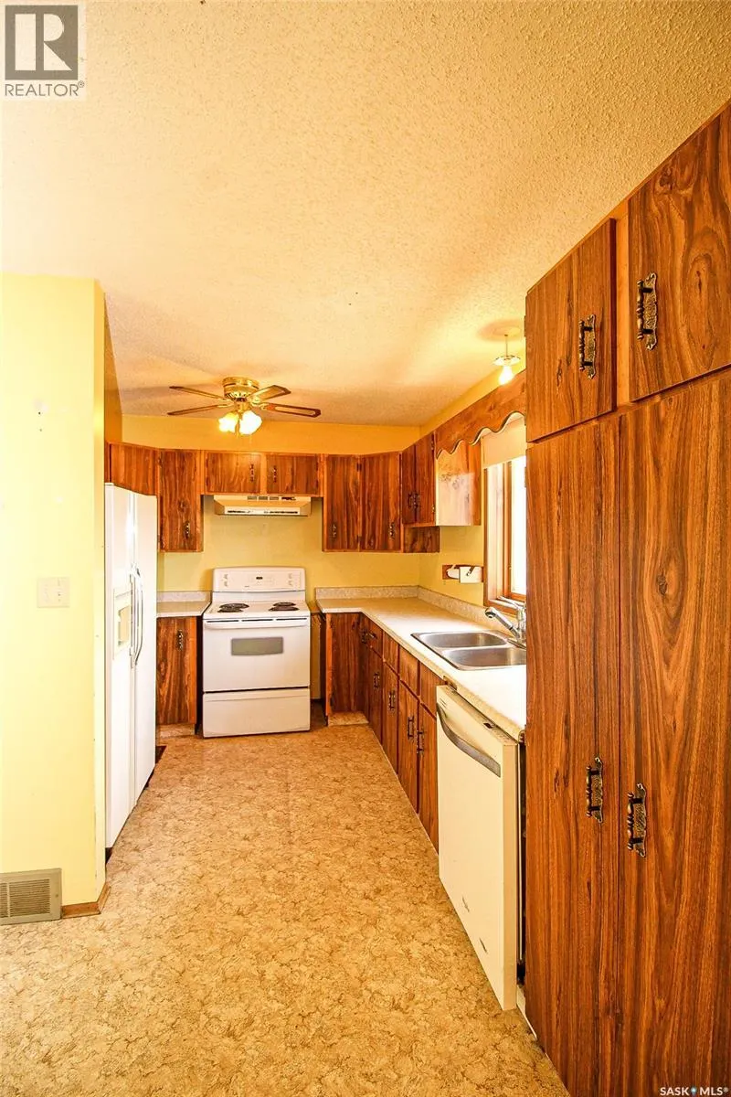 223 2nd STREET W
