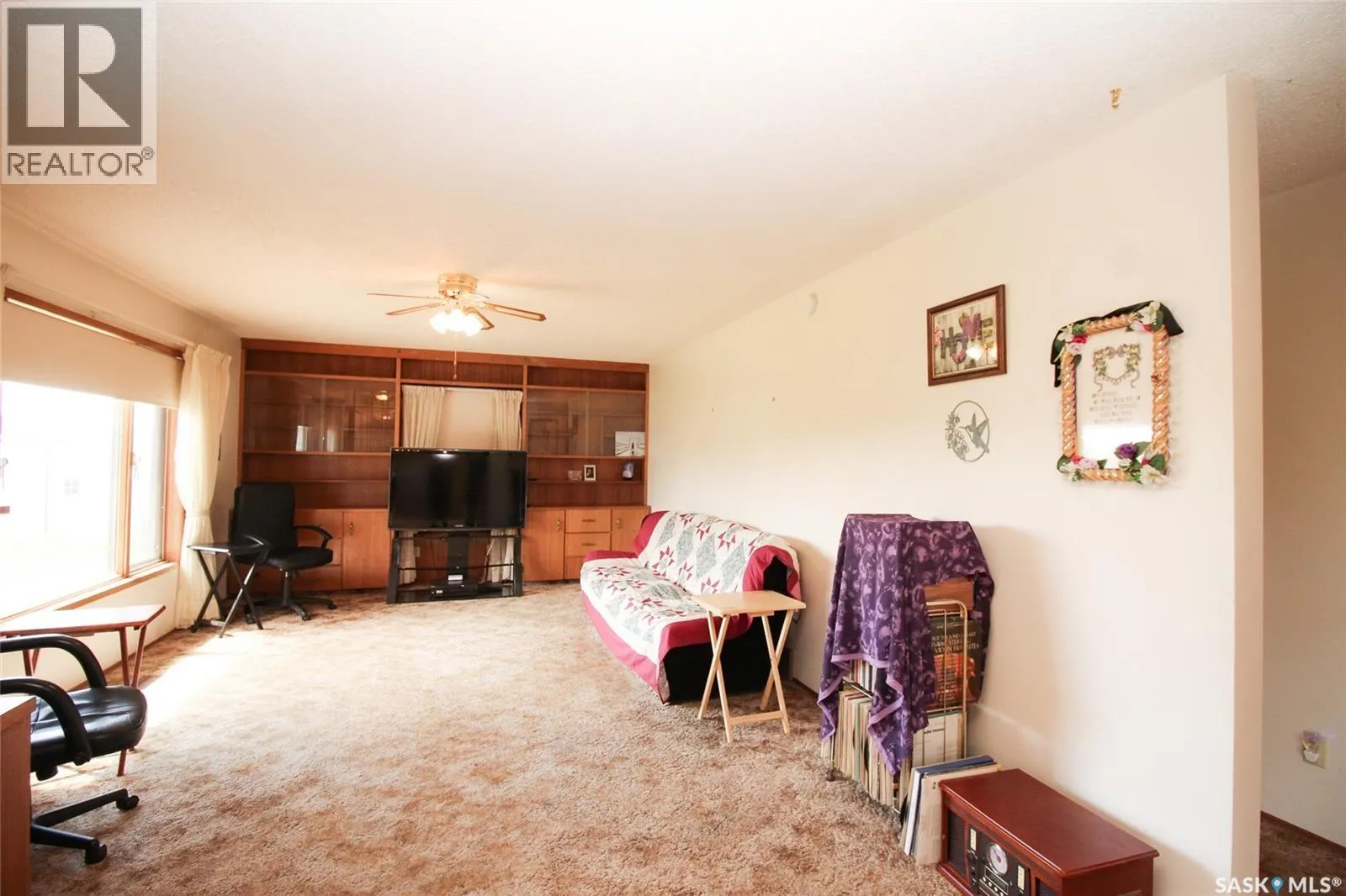 223 2nd STREET W