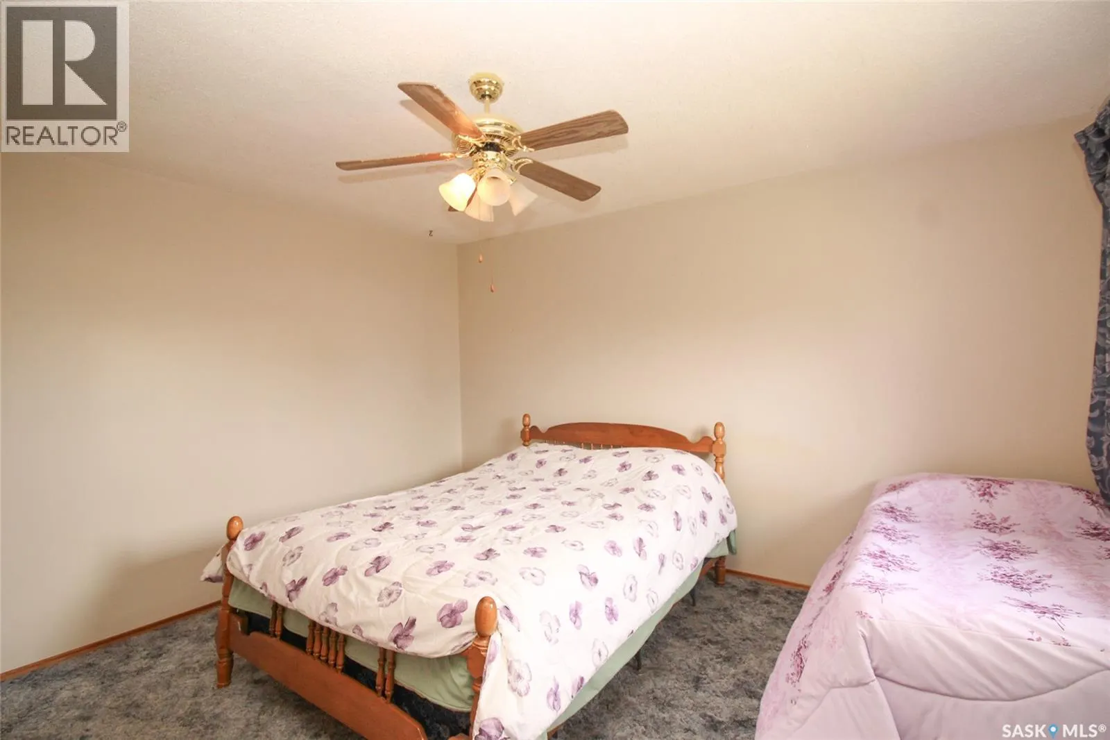 223 2nd STREET W