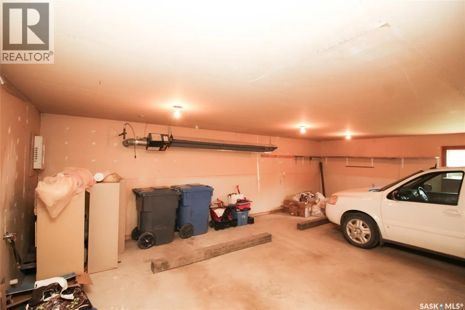 223 2nd STREET W