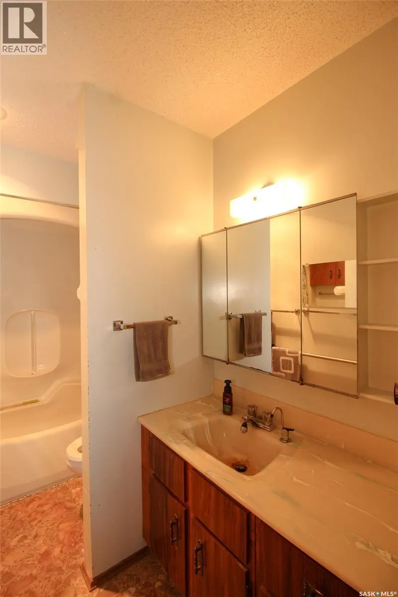 223 2nd STREET W