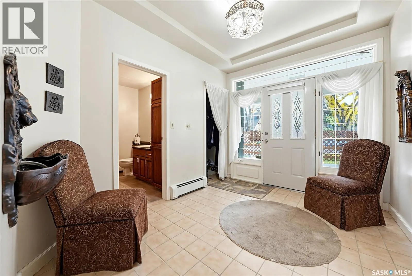 327 Saskatchewan CRESCENT W