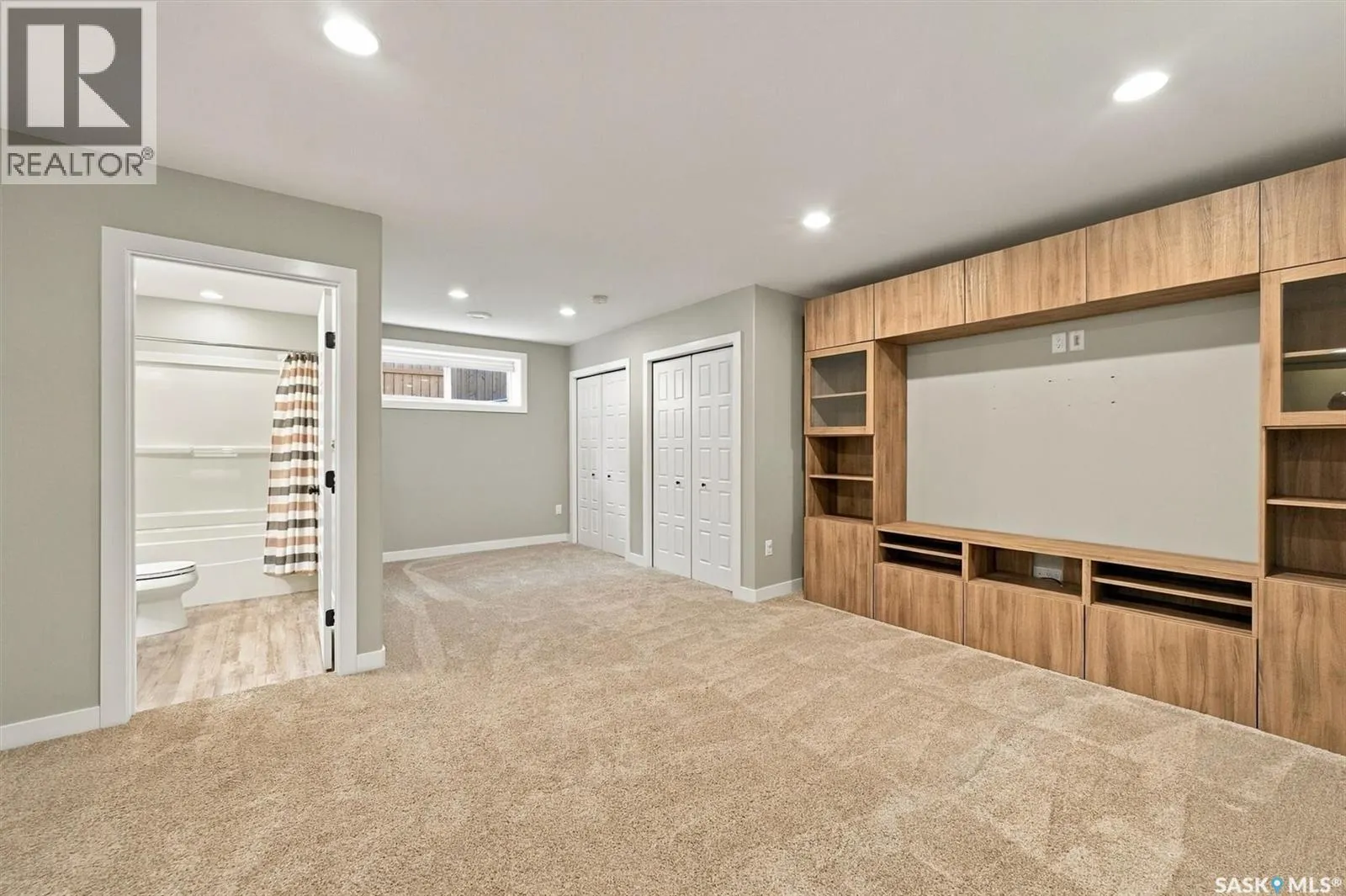 319 Langlois WAY