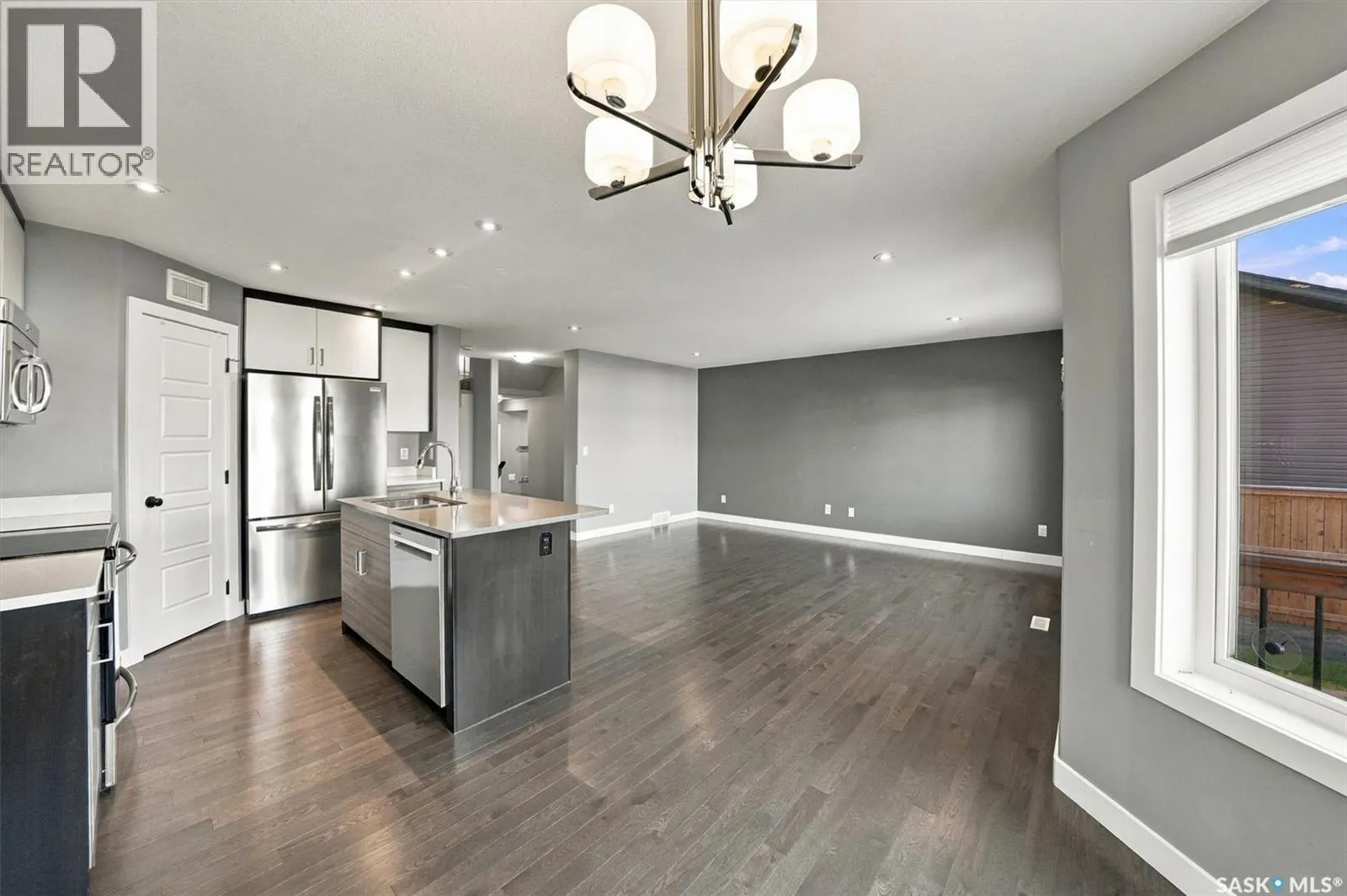 319 Langlois WAY