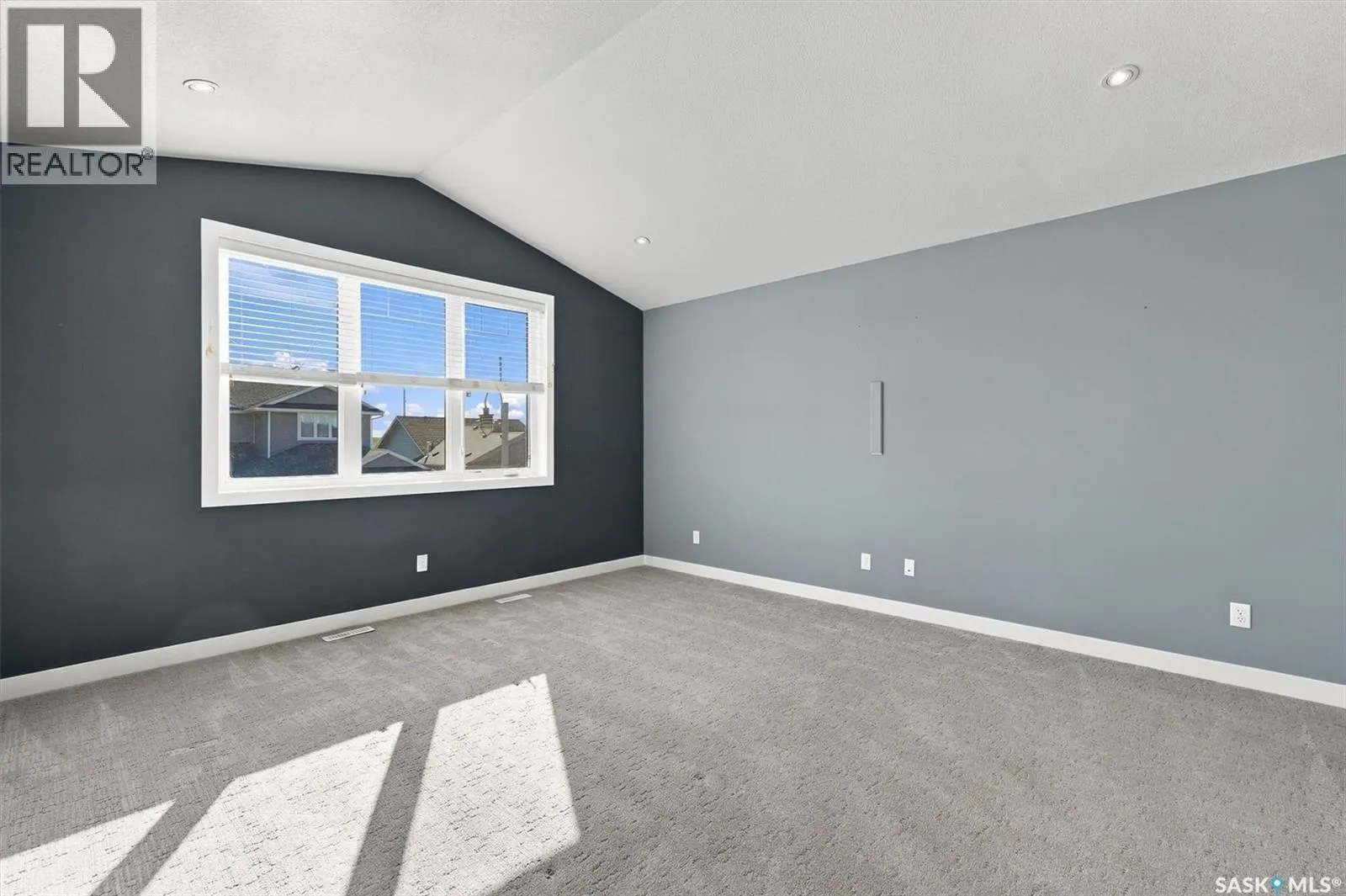 319 Langlois WAY