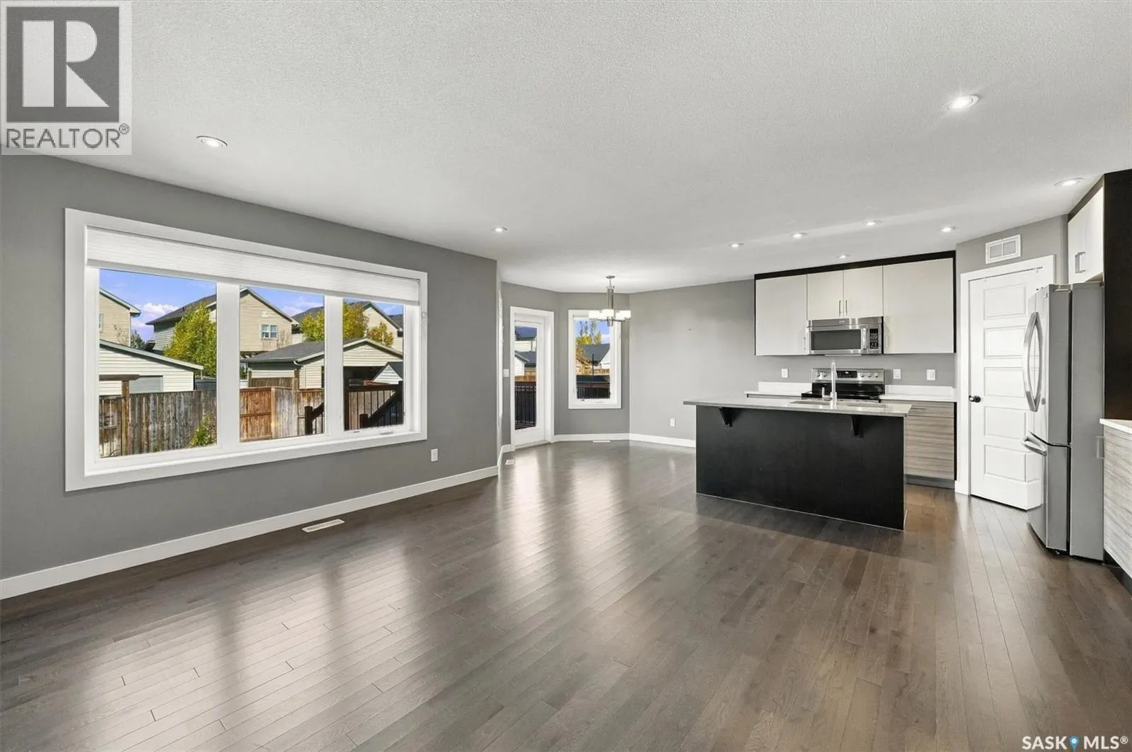 319 Langlois WAY