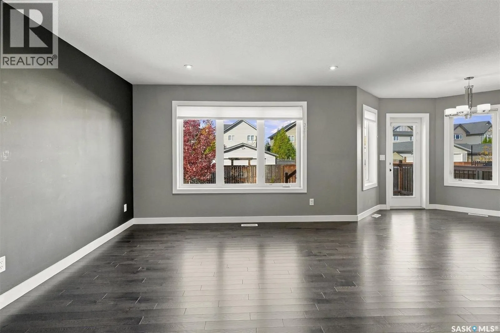 319 Langlois WAY