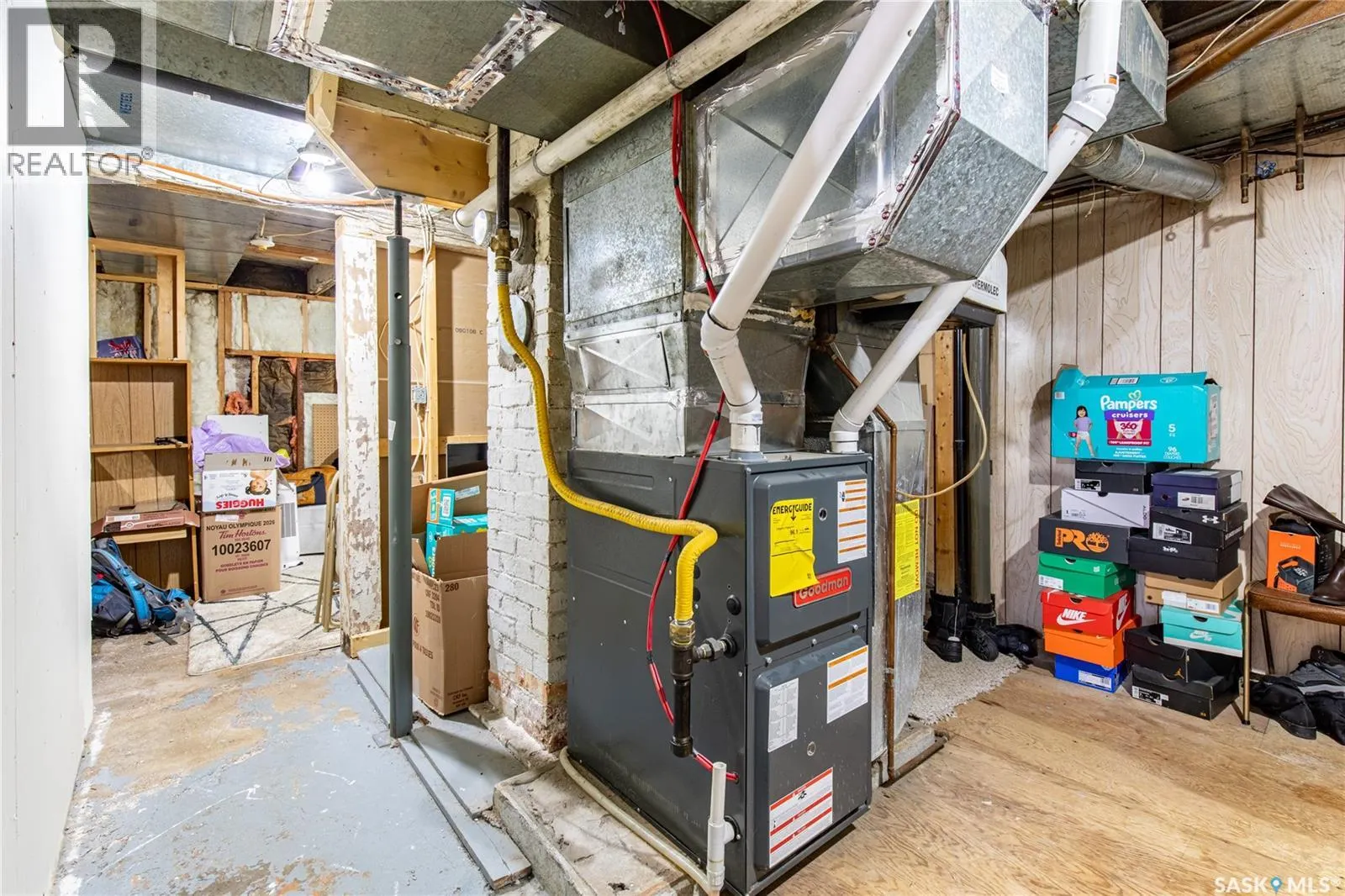 303 Lillooet STREET W