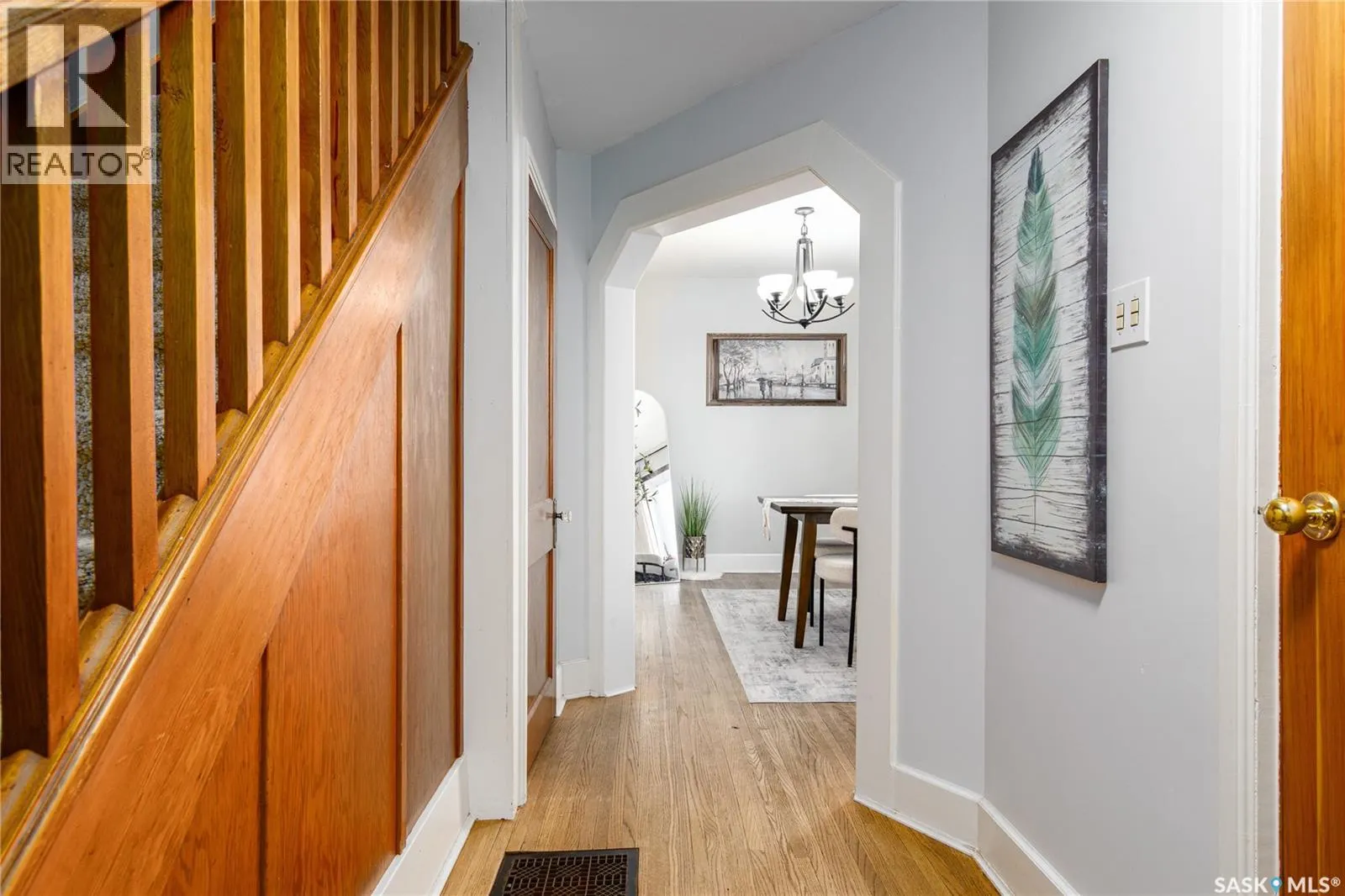 303 Lillooet STREET W