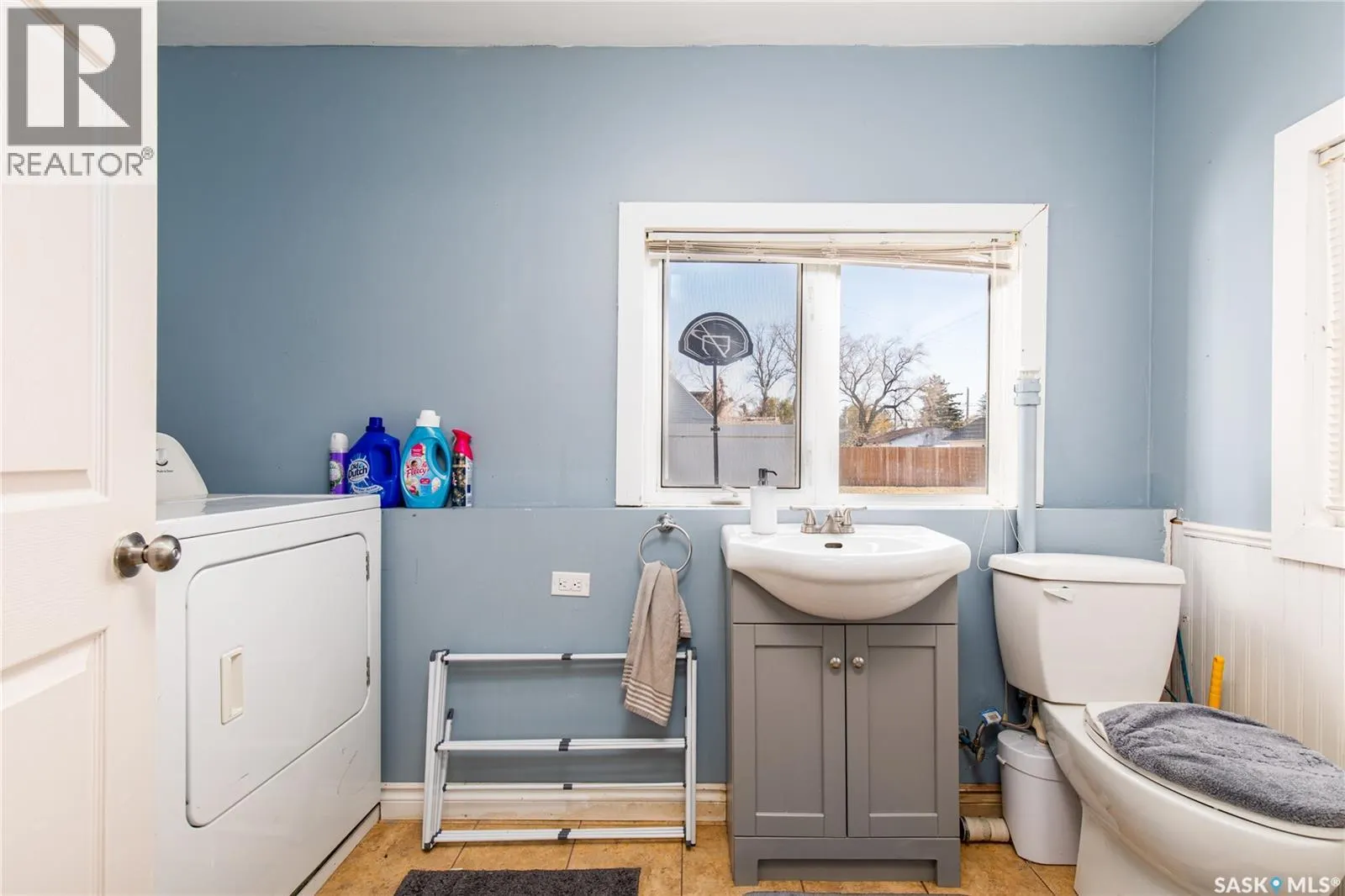 303 Lillooet STREET W
