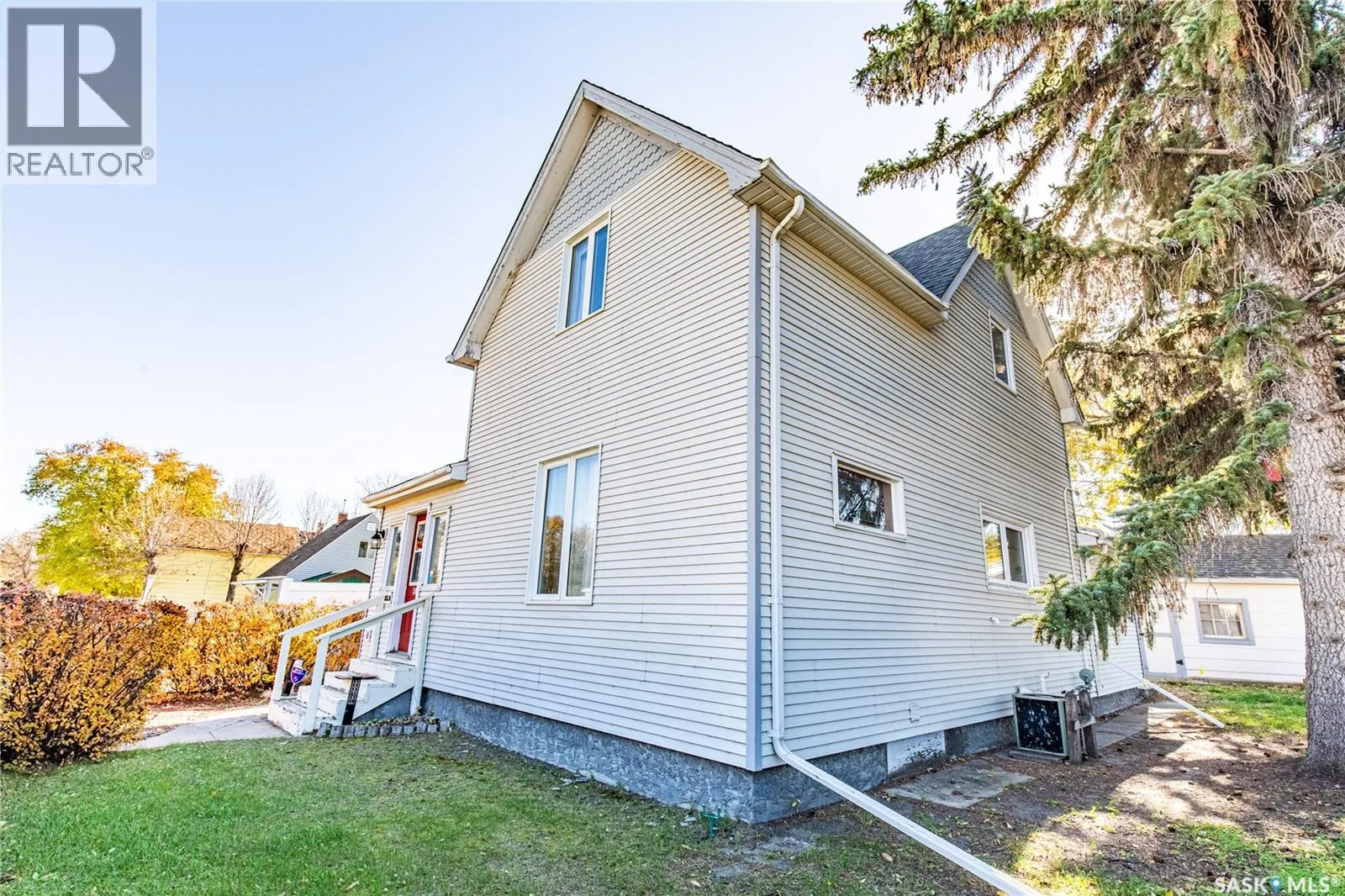 303 Lillooet STREET W