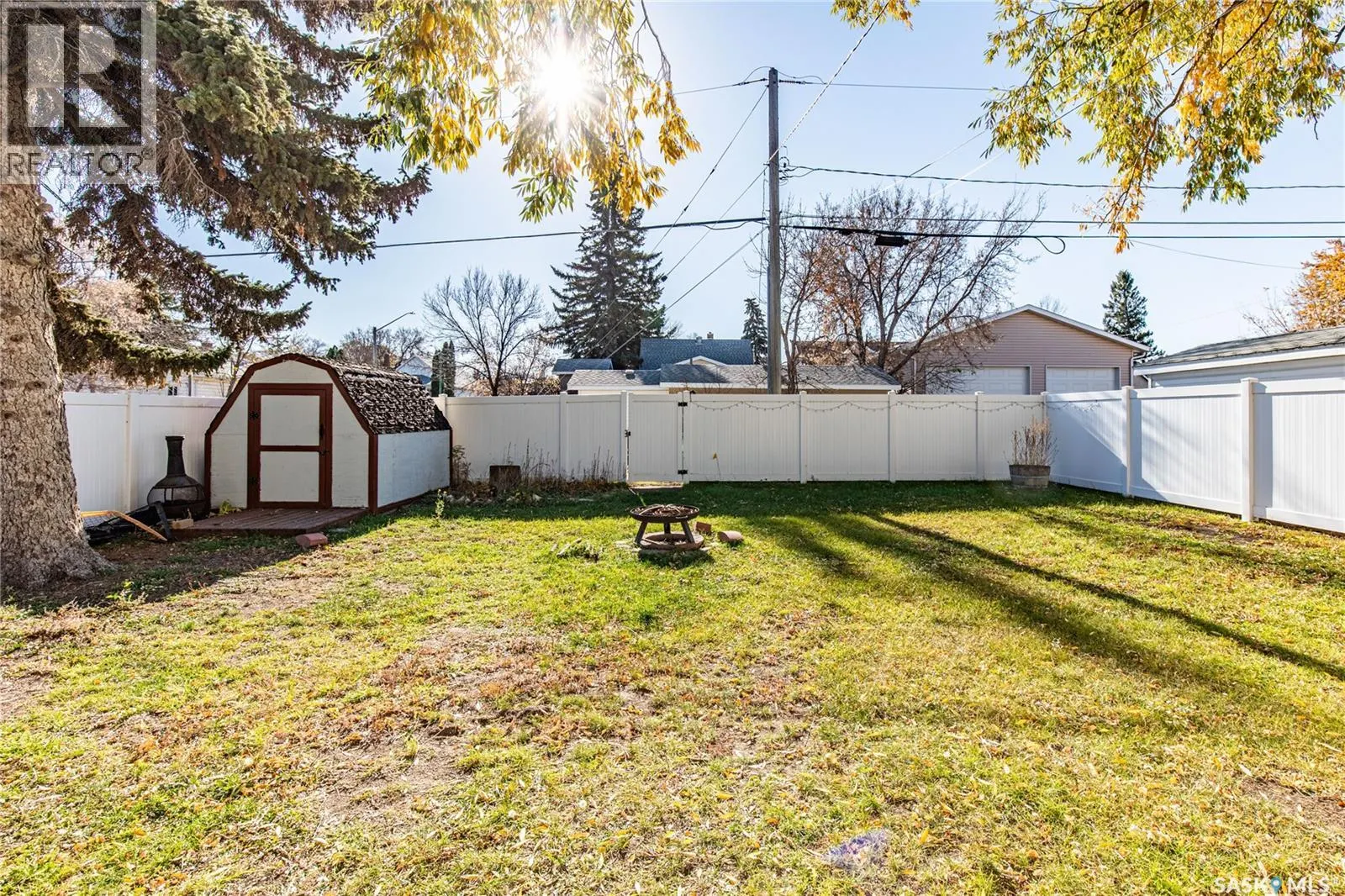 303 Lillooet STREET W