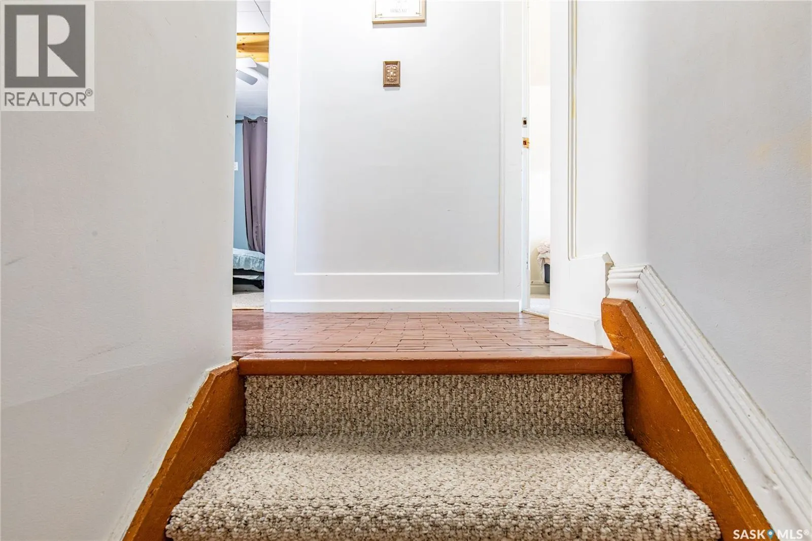303 Lillooet STREET W