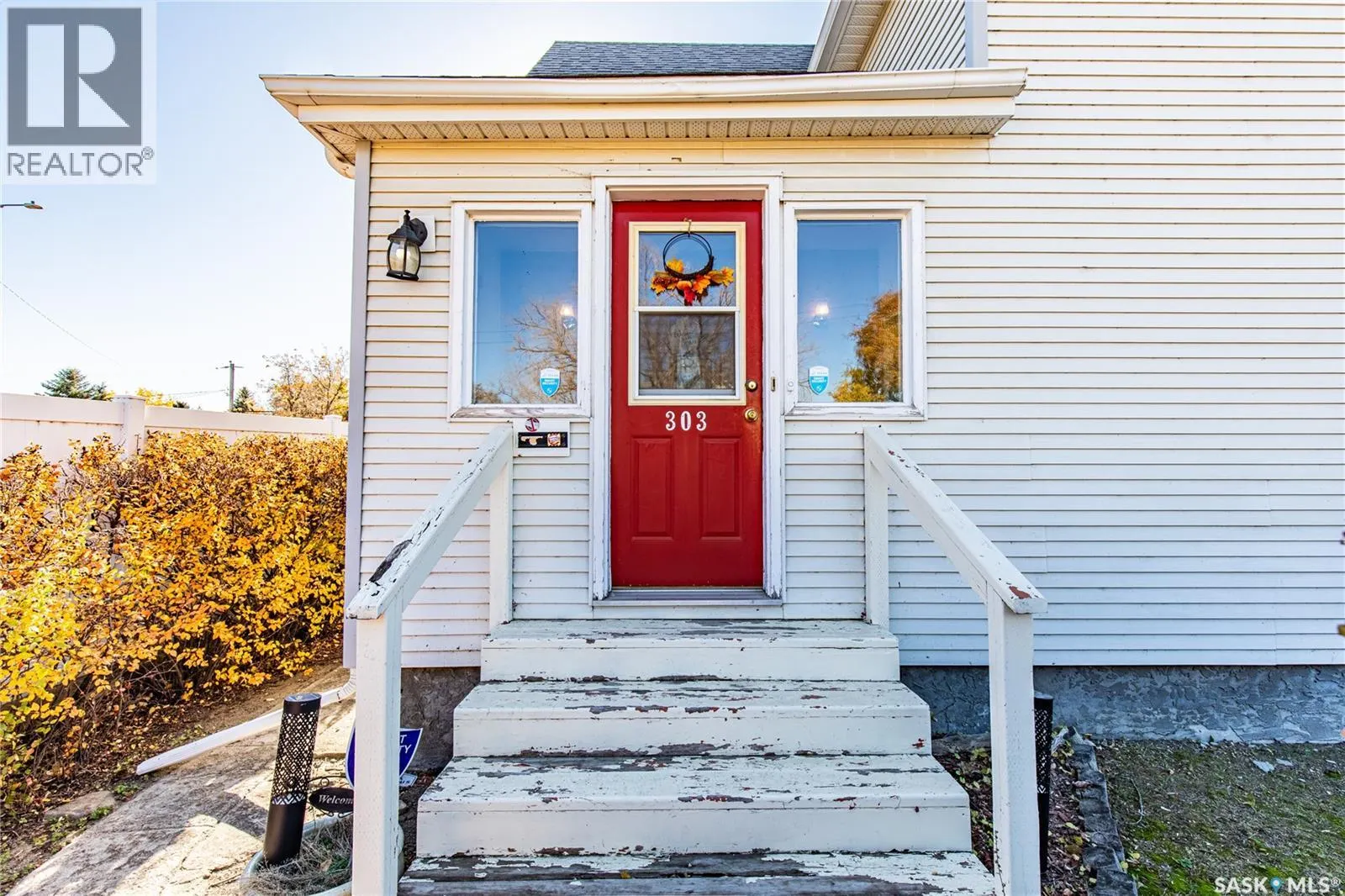 303 Lillooet STREET W
