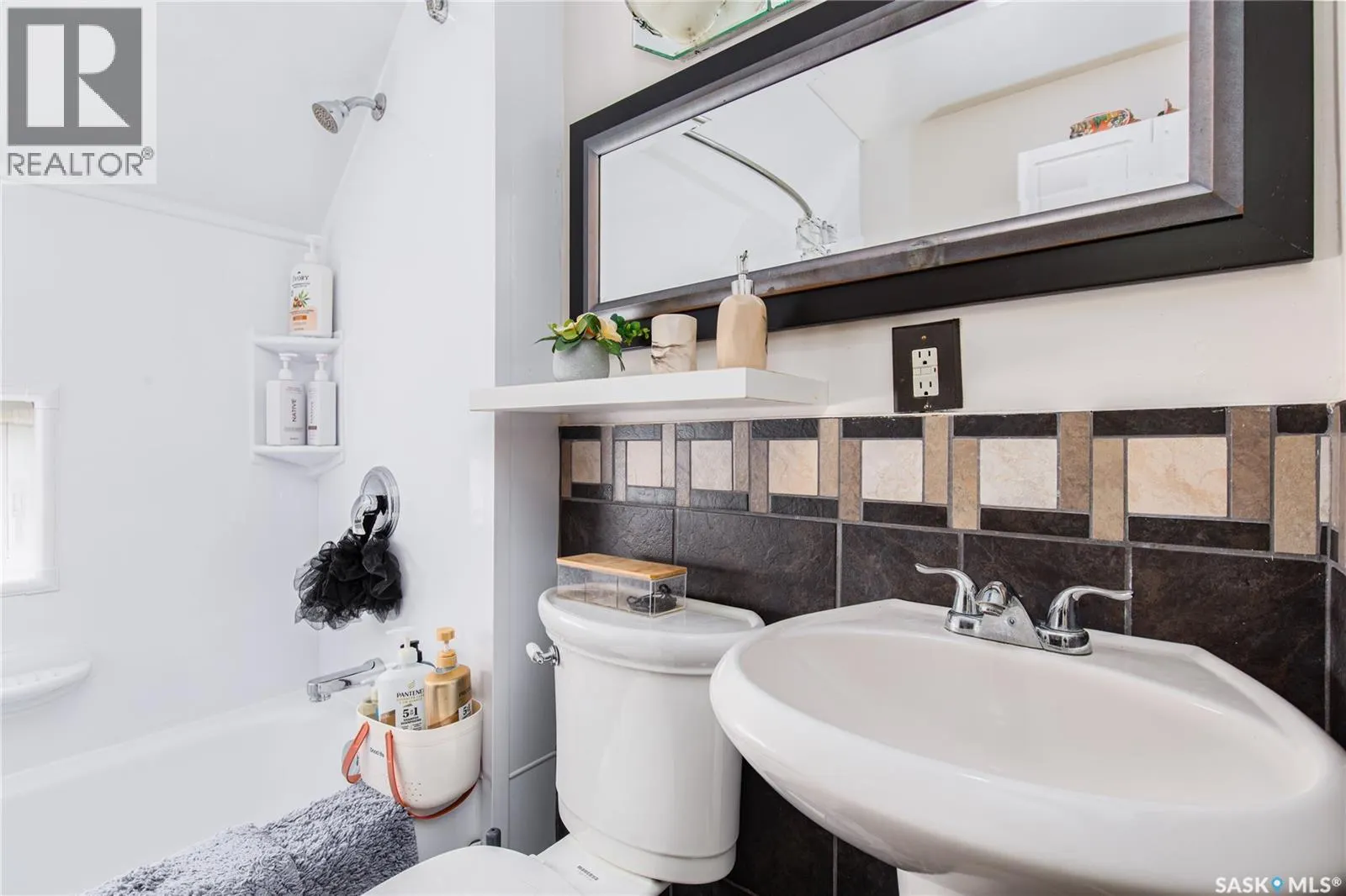 303 Lillooet STREET W