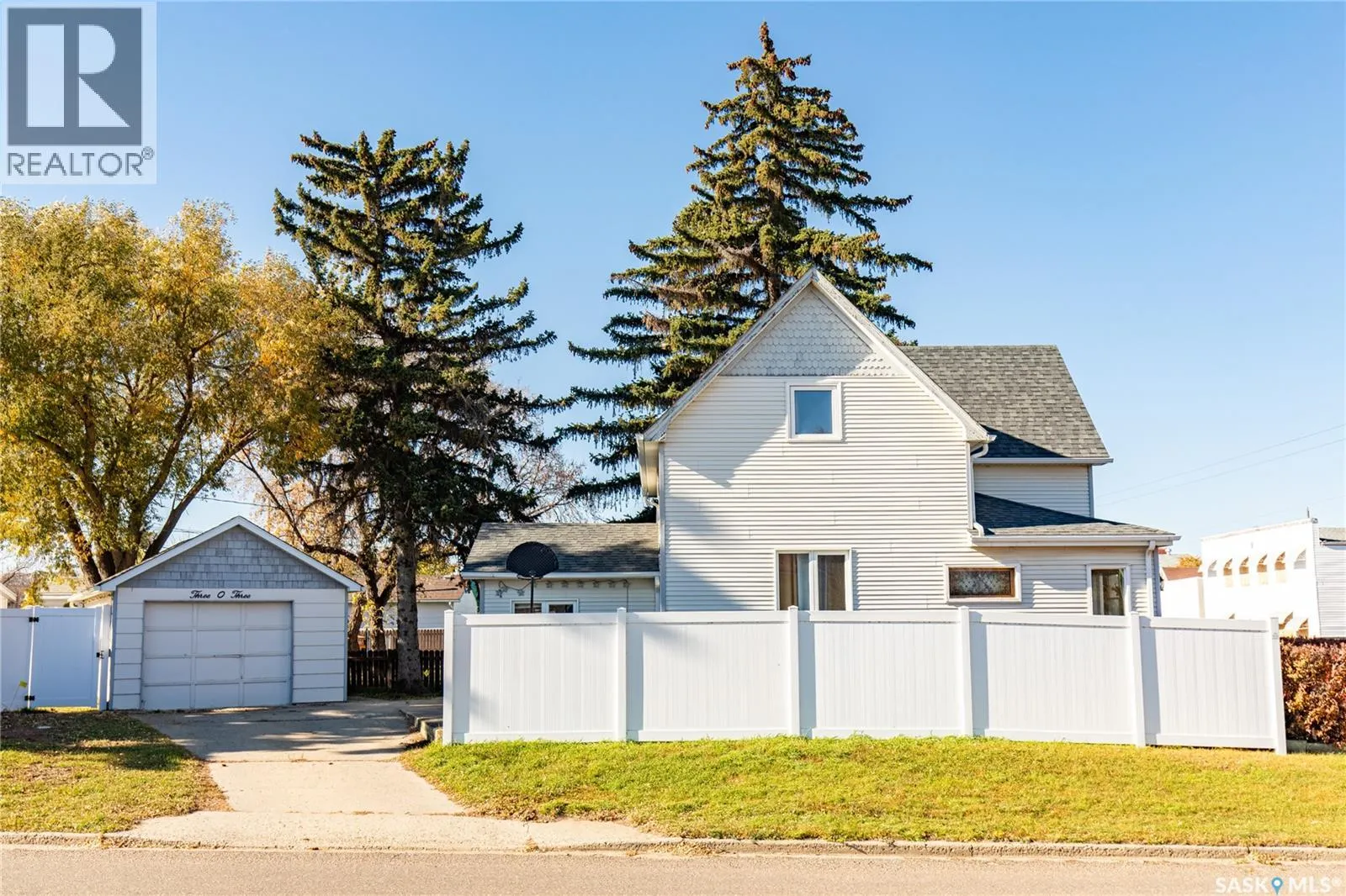 303 Lillooet STREET W