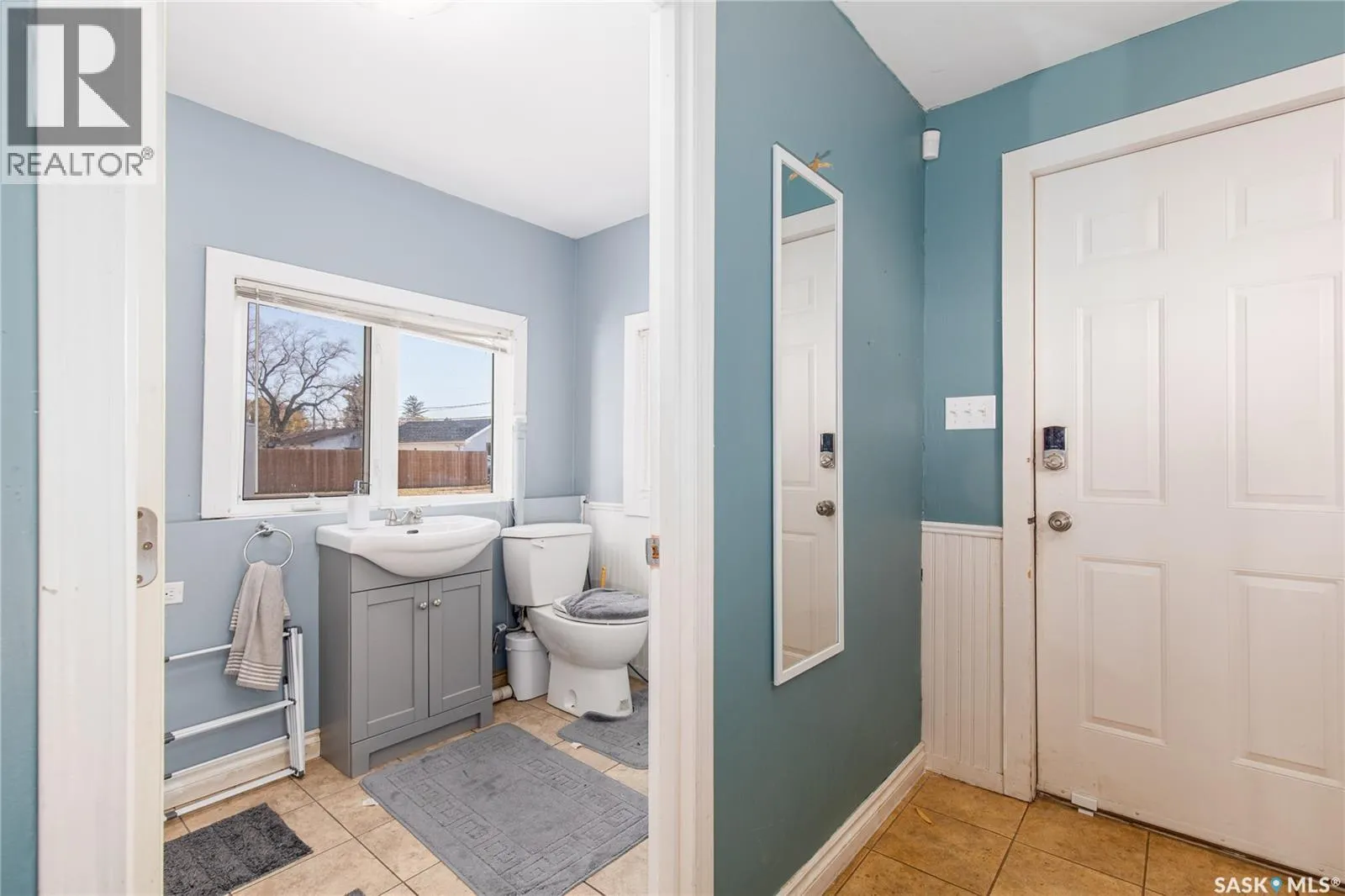 303 Lillooet STREET W