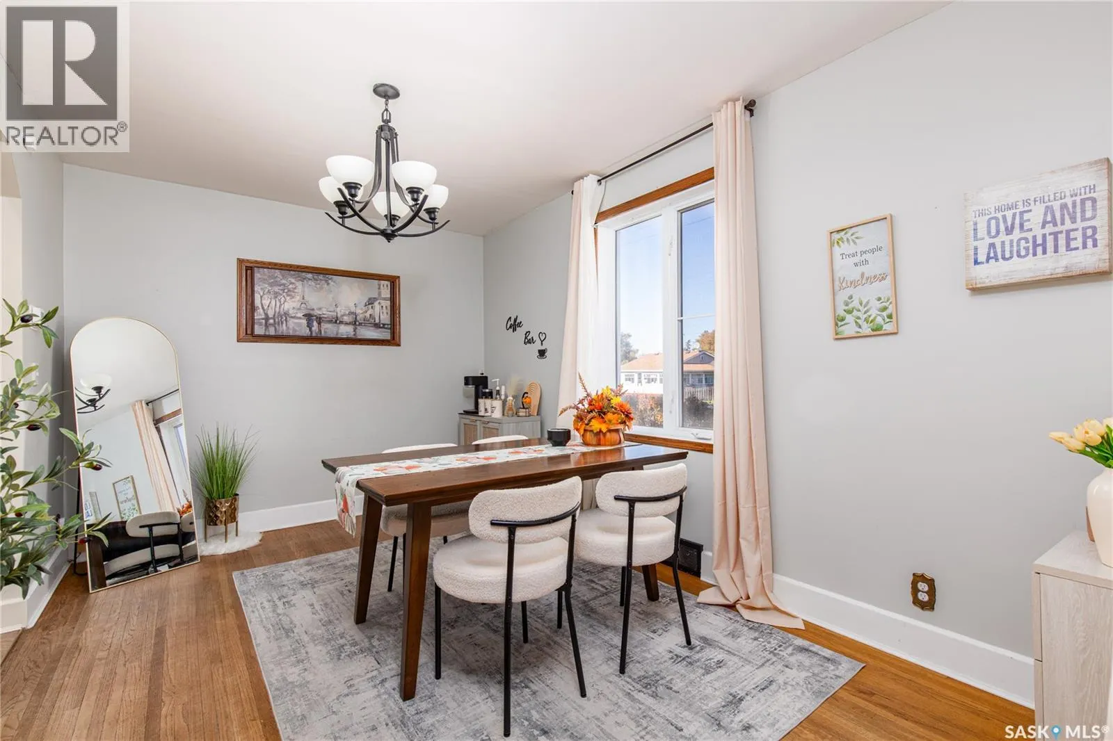 303 Lillooet STREET W
