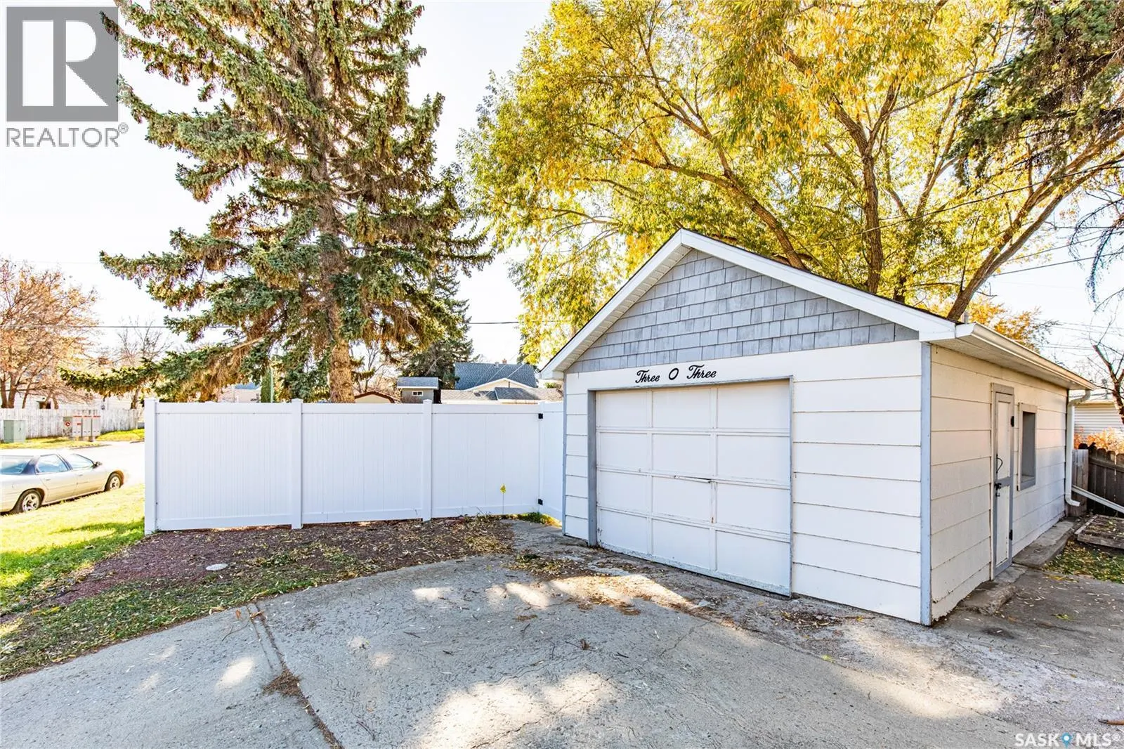 303 Lillooet STREET W
