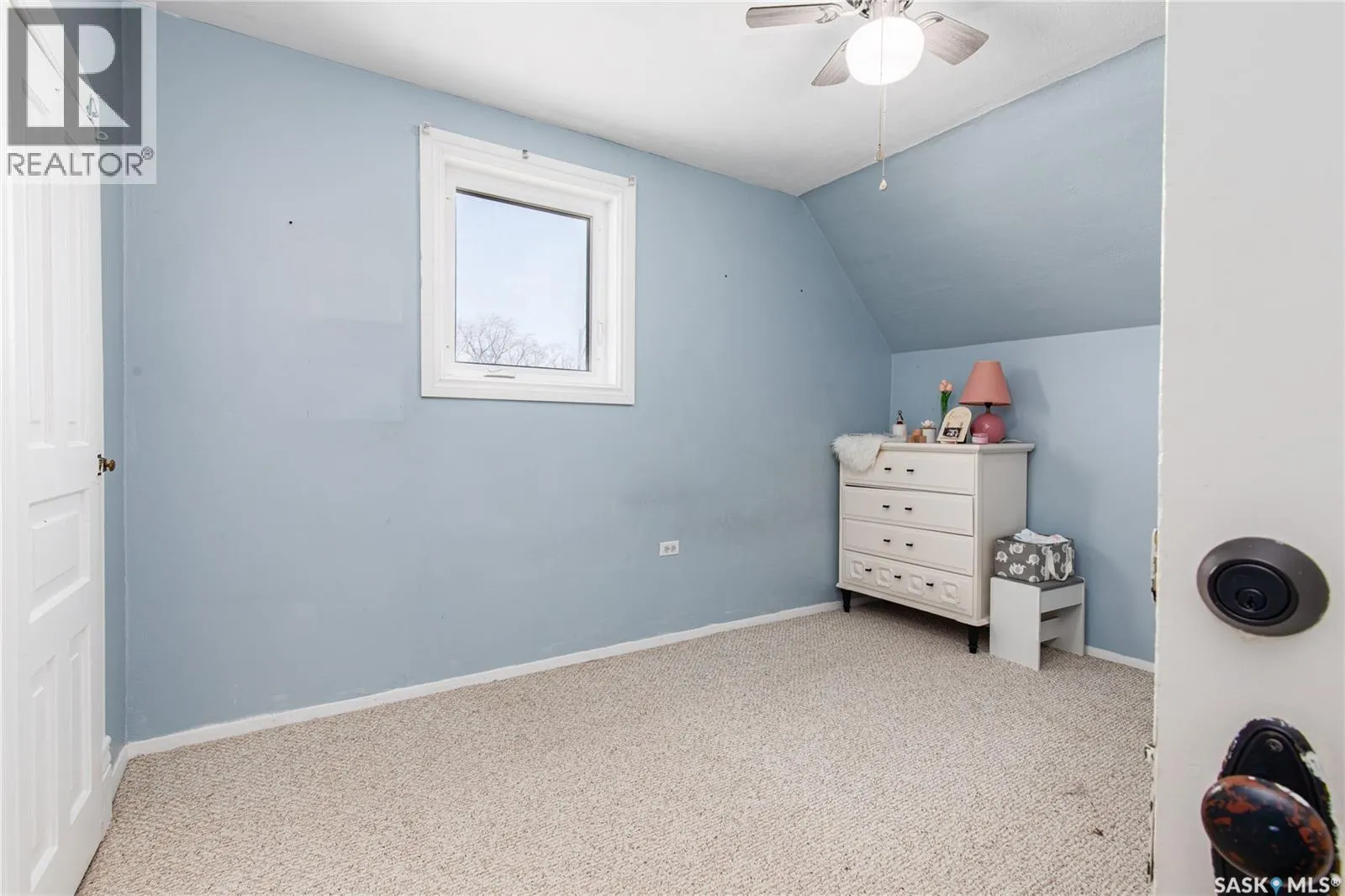 303 Lillooet STREET W