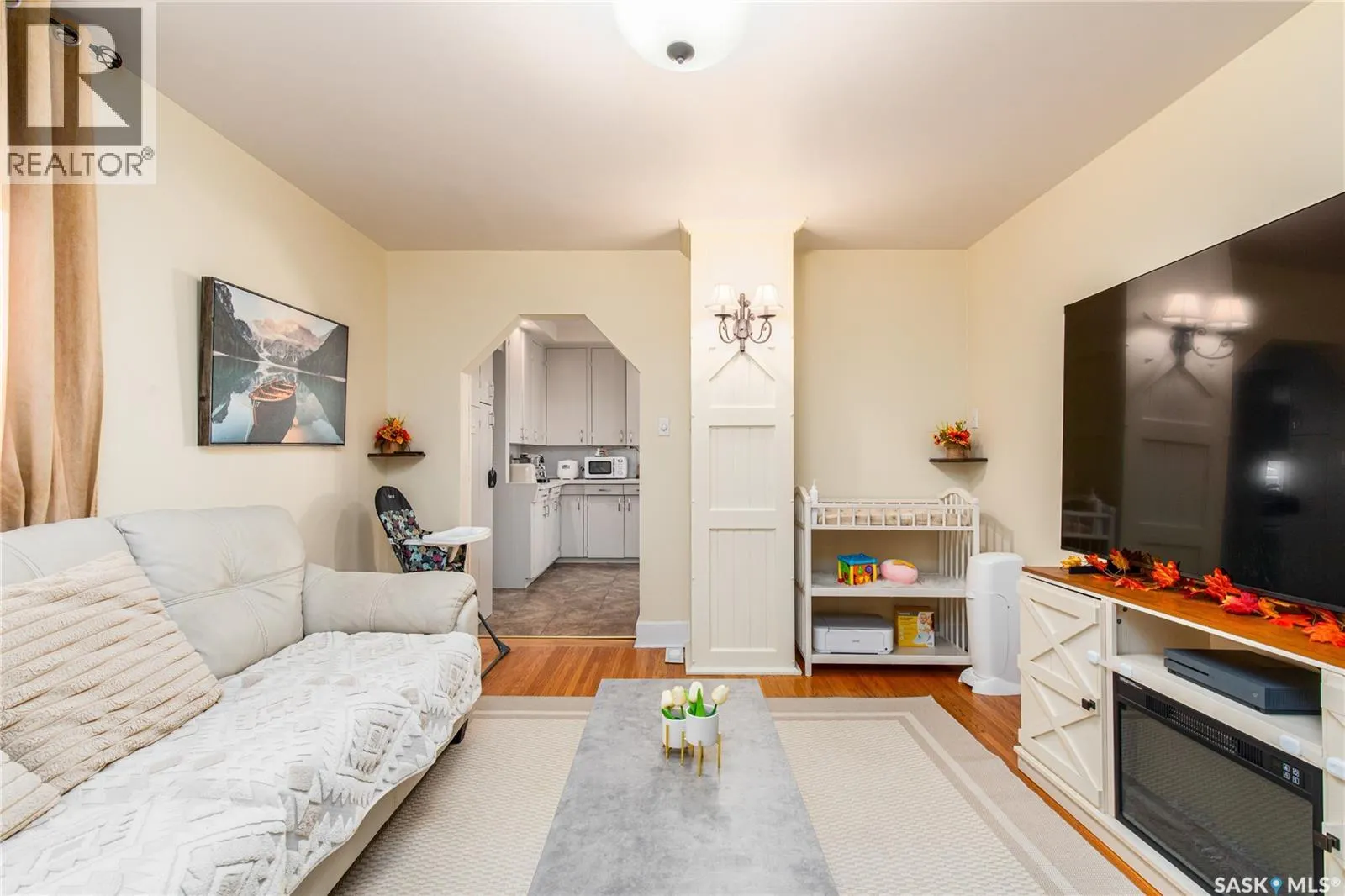 303 Lillooet STREET W