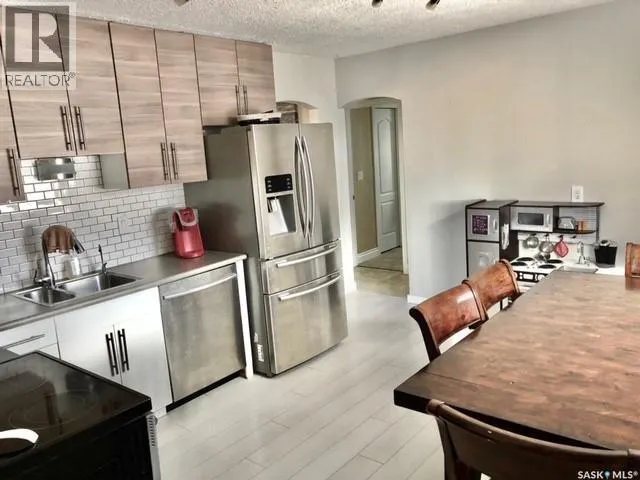 1246 8th STREET